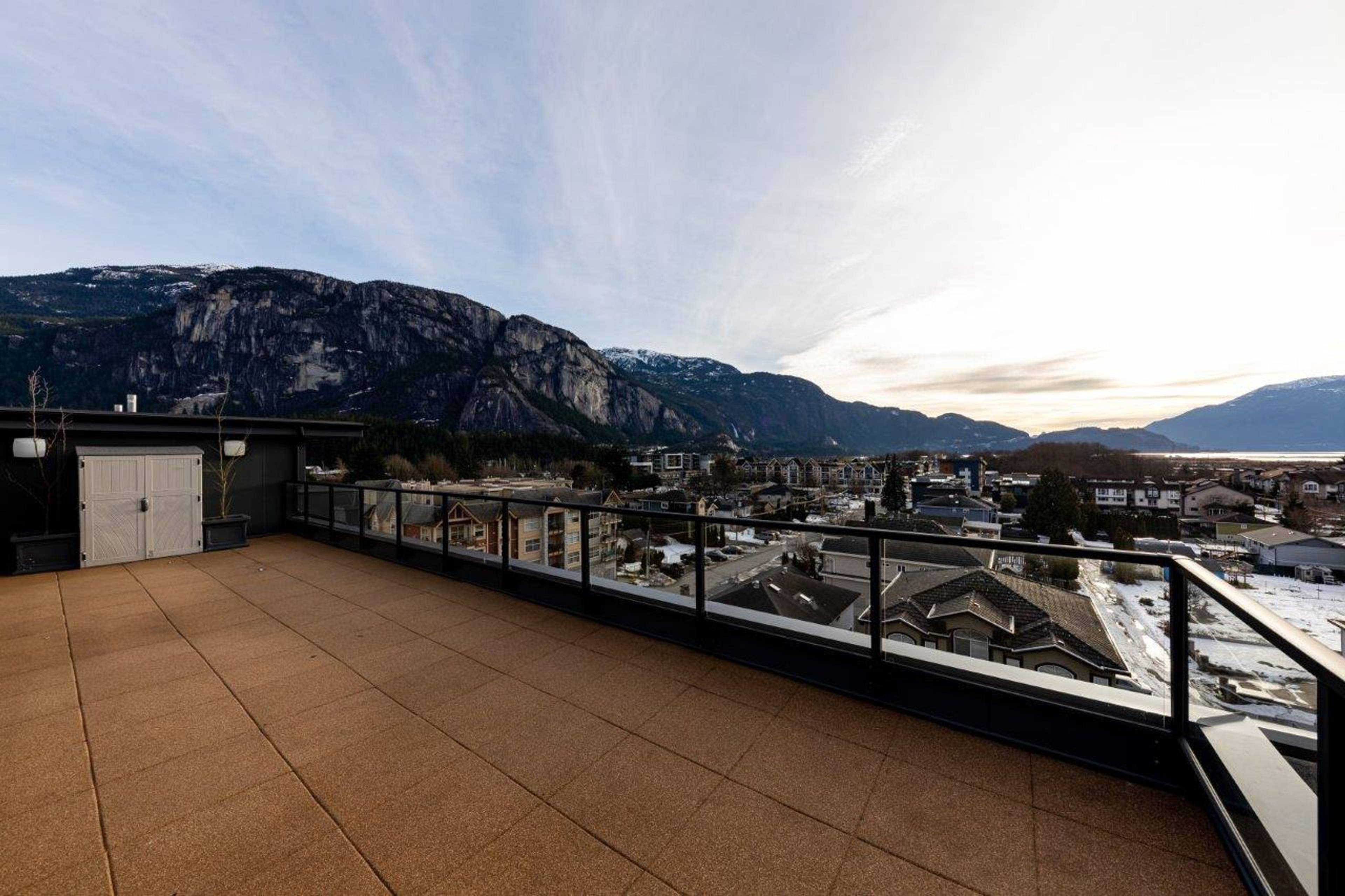 The Lauren Apartments for Rent, 38013 Third Ave, Squamish, BC - 3