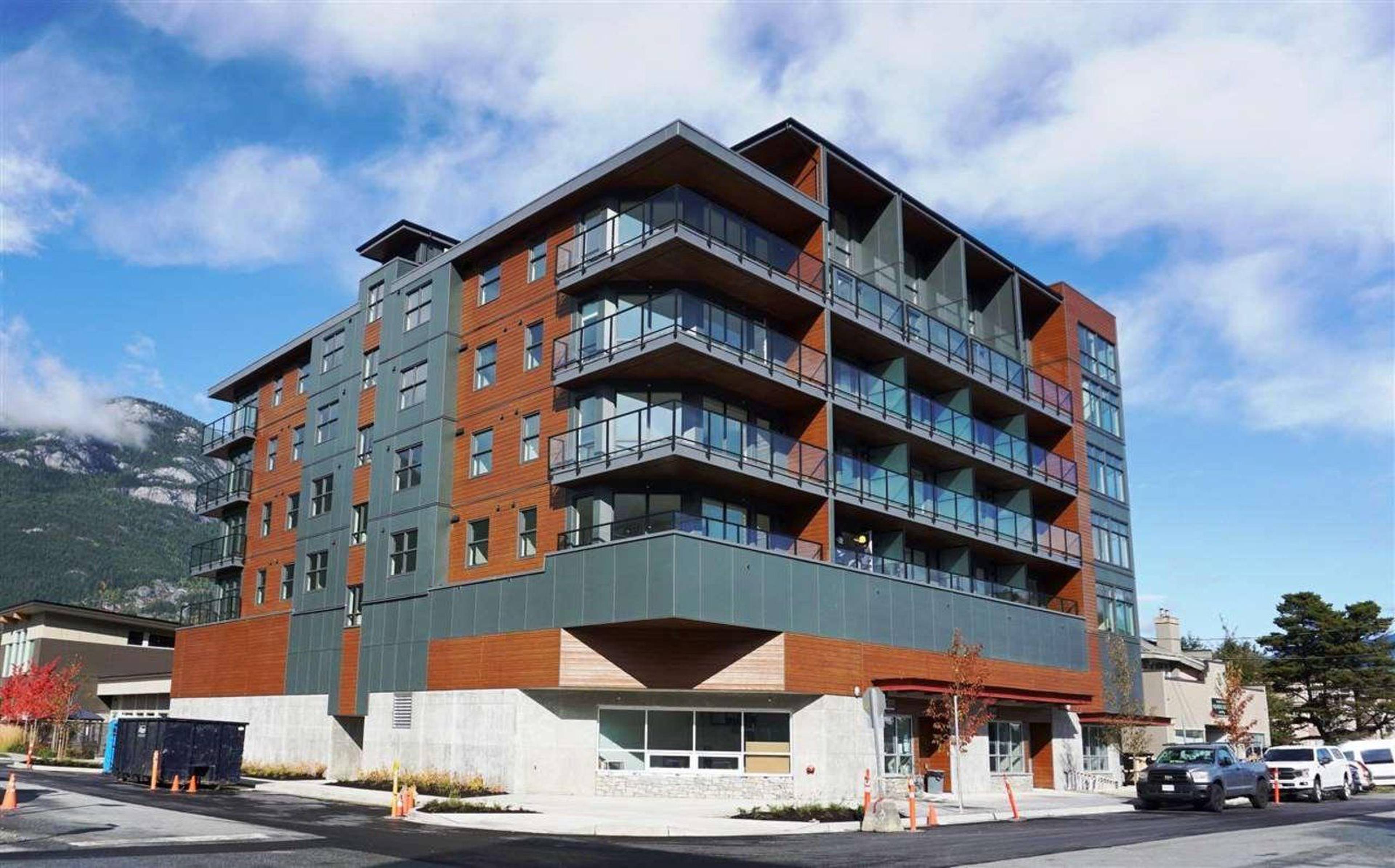 The Lauren Apartments for Rent, 38013 Third Ave, Squamish, BC - 2