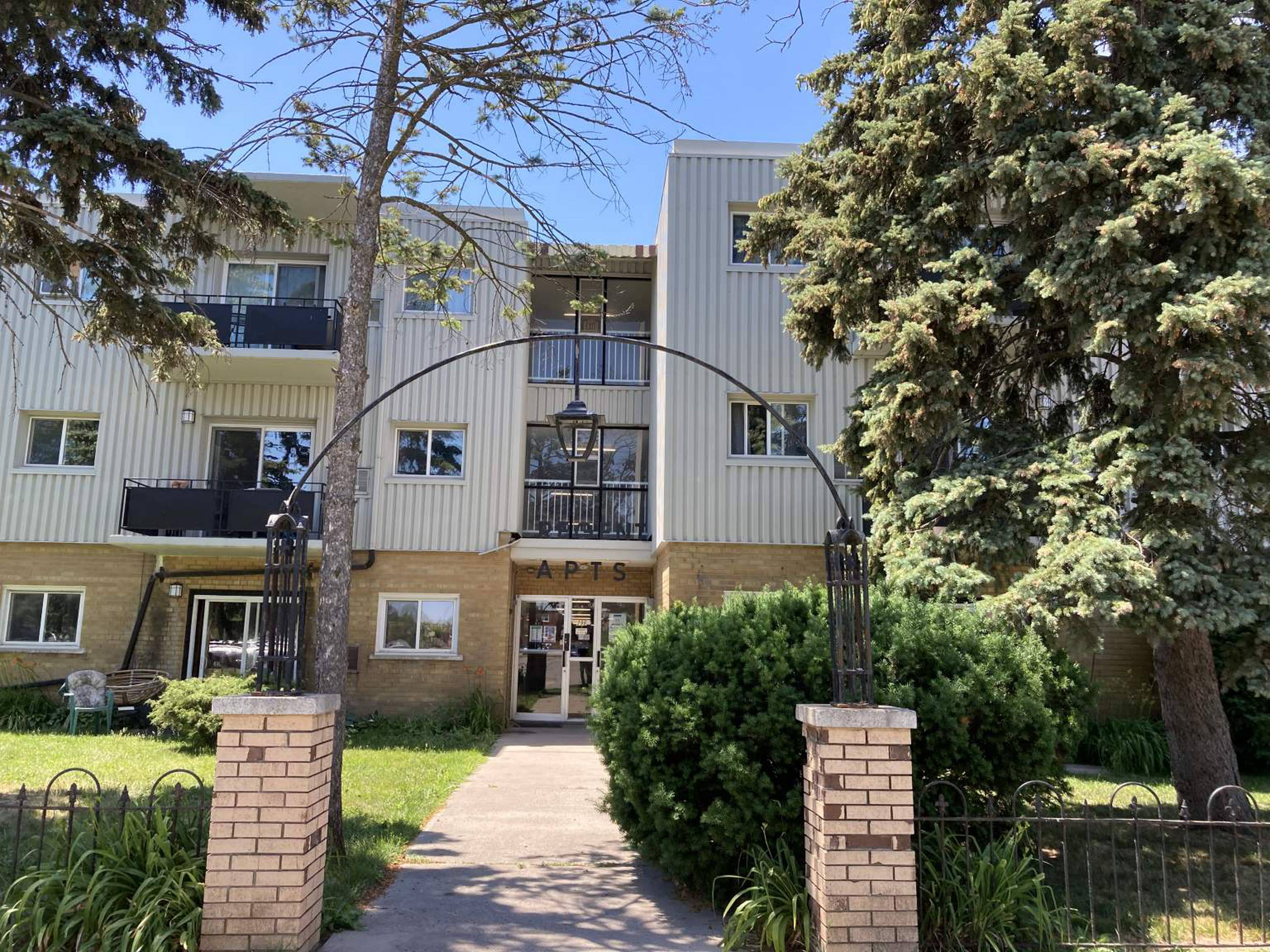 296 Grenfell Street 296 Grenfell Street Apartments for Rent Oshawa liv.rent