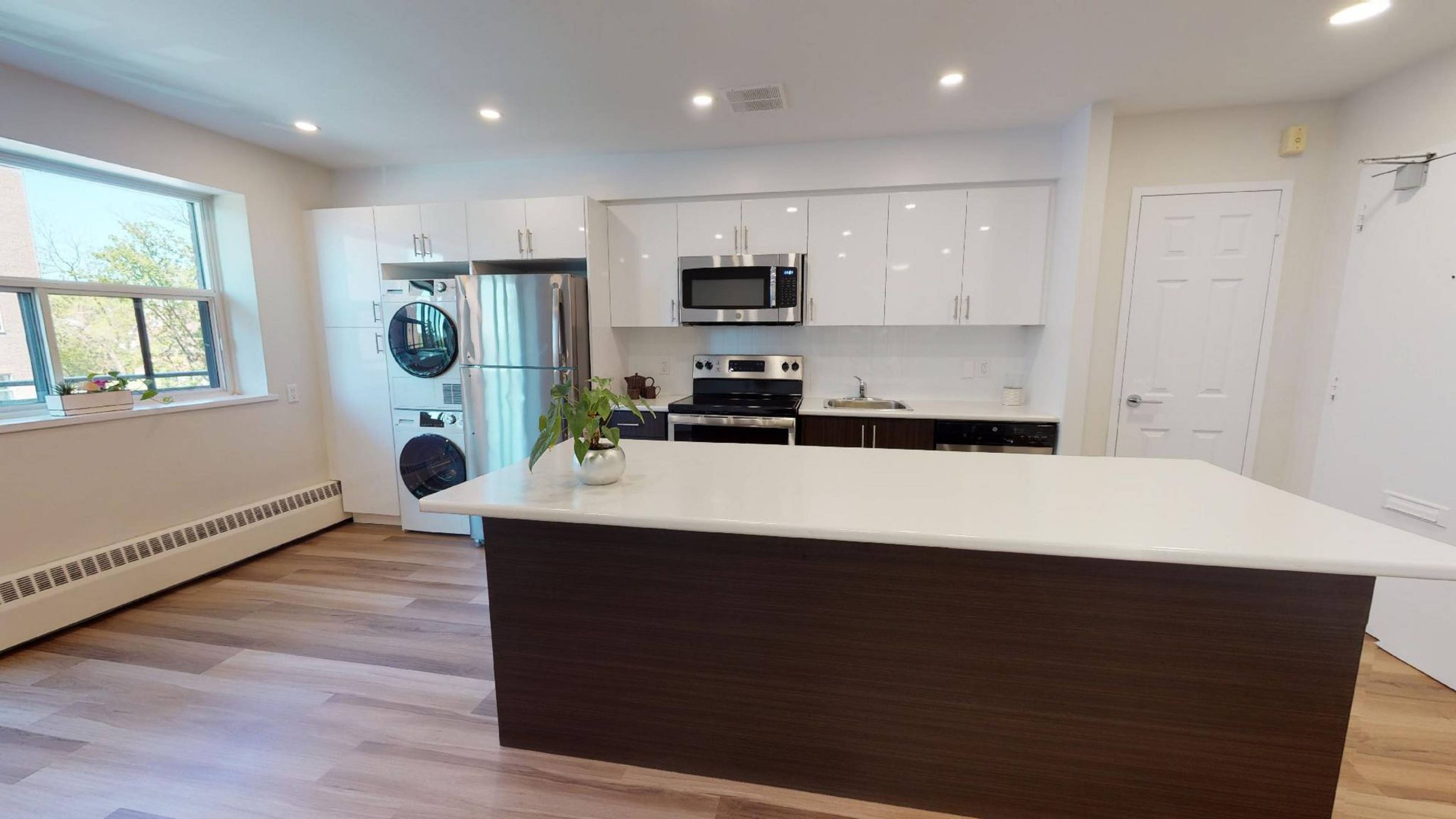 10 &amp; 14 Reid Apartment Building