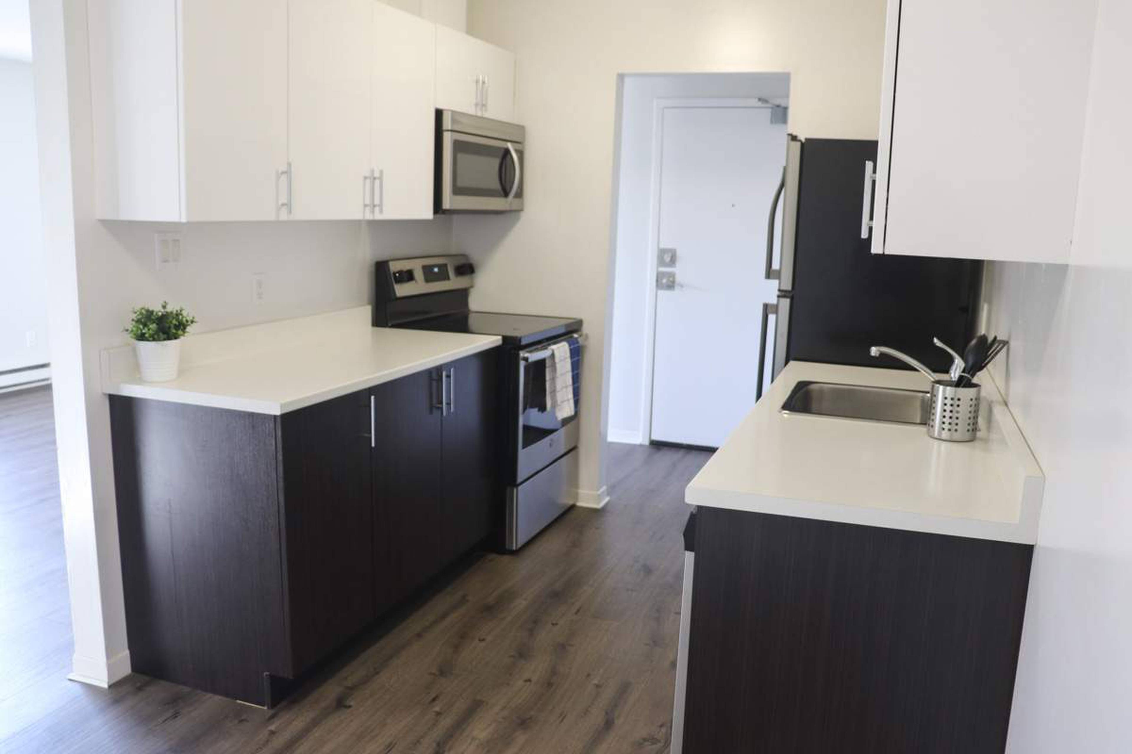 Hamilton Landing Apartment Building