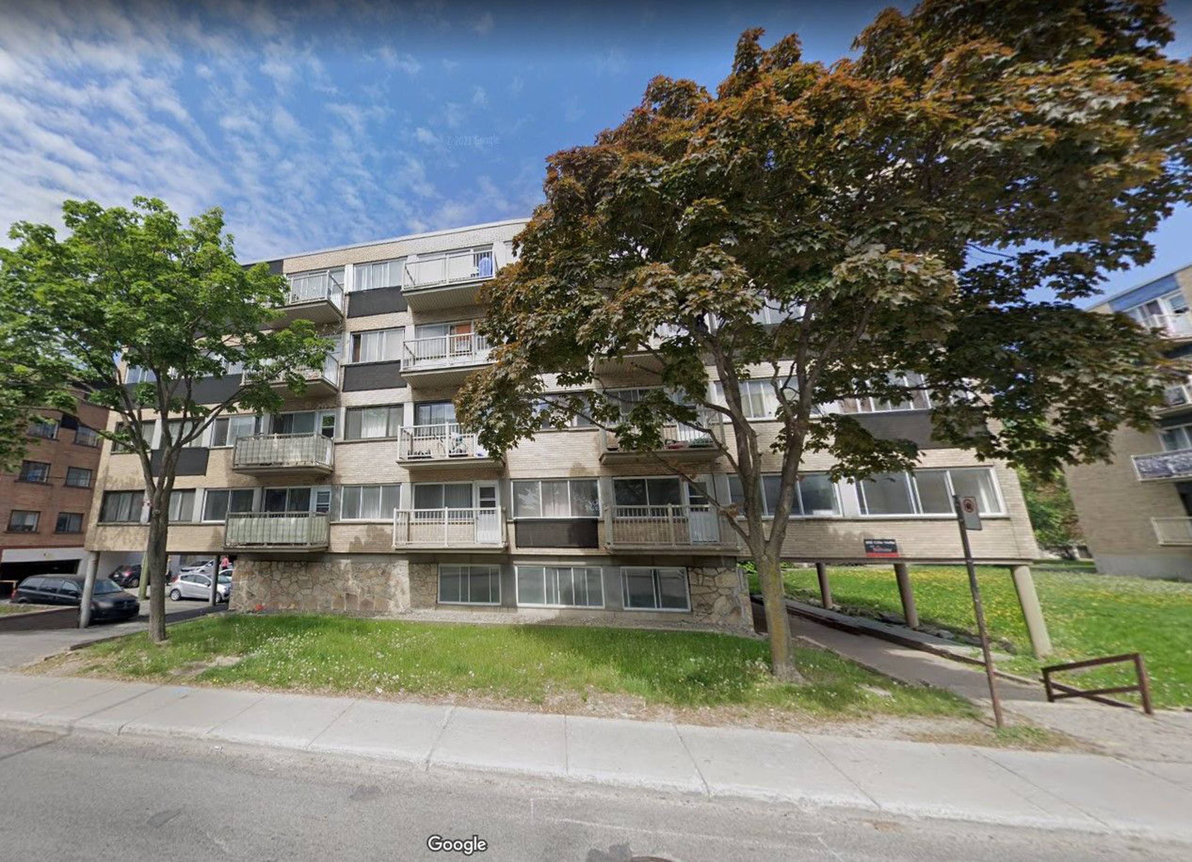 325 & 365 Boulevard CoteVertu Montréal, QC 325 & 365 Blvd de la Côte