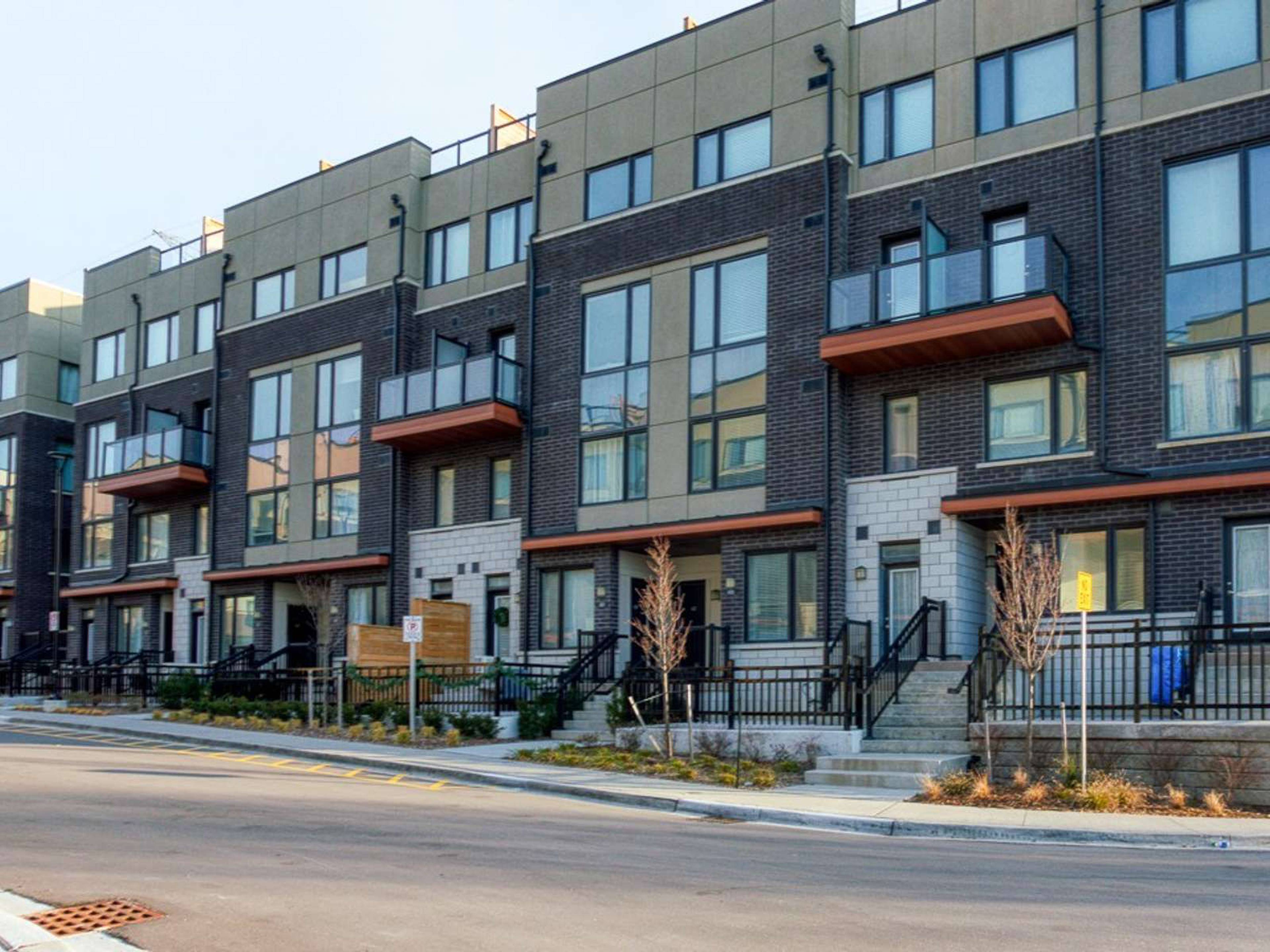 Centre Point Towns 1555 Kingston Rd Apartments for Rent Pickering