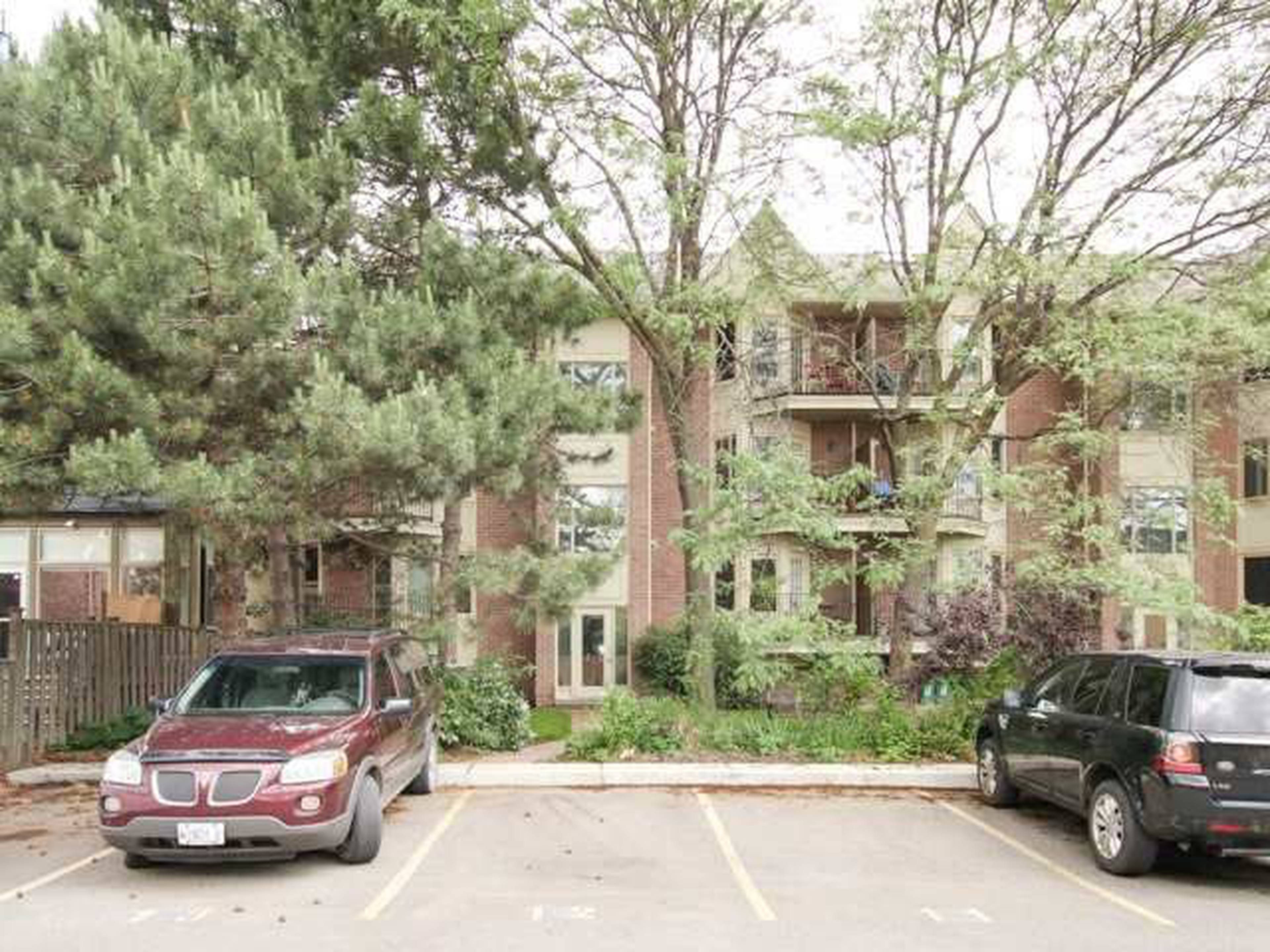 Trinity Courtyards 96 Trinity St Apartments for Rent Toronto liv.rent