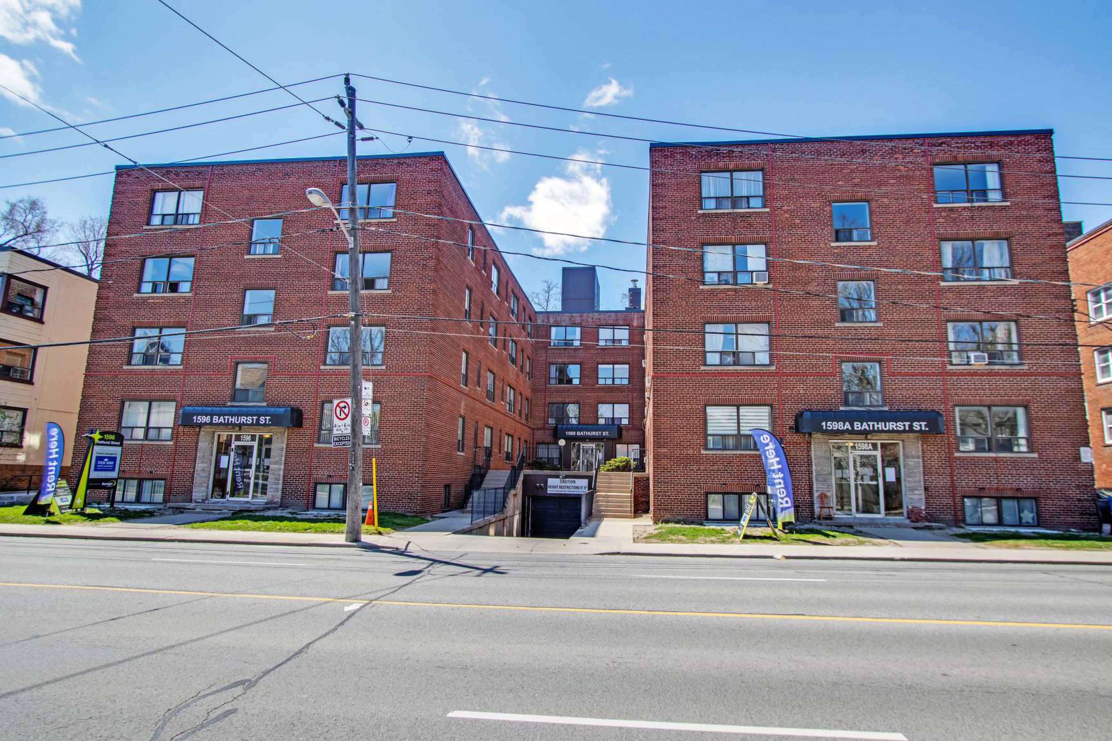 Heathdale Court Apartment Building