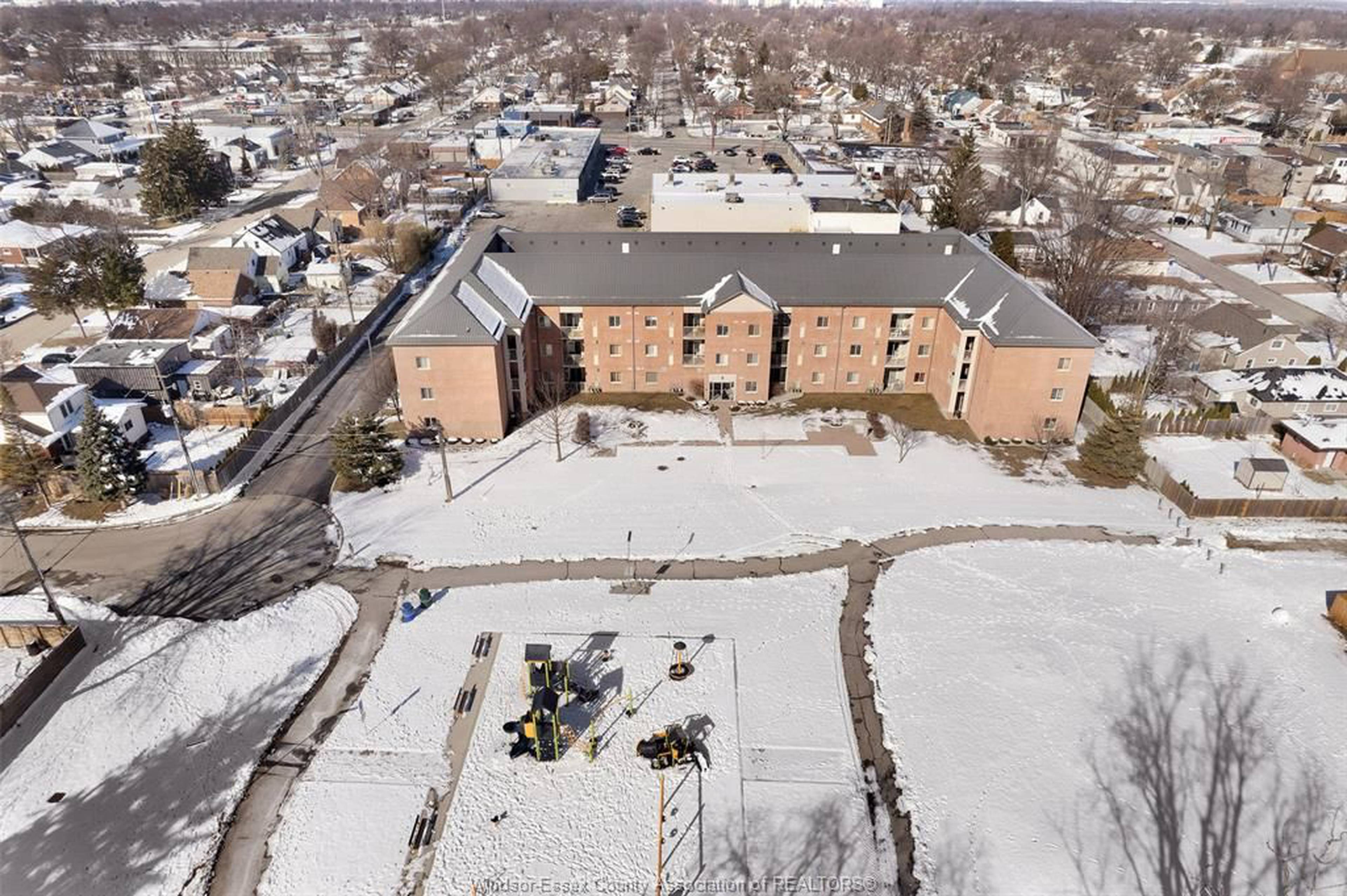 Ypres Park Condominiums Windsor ON 4500 Ypres St liv rent