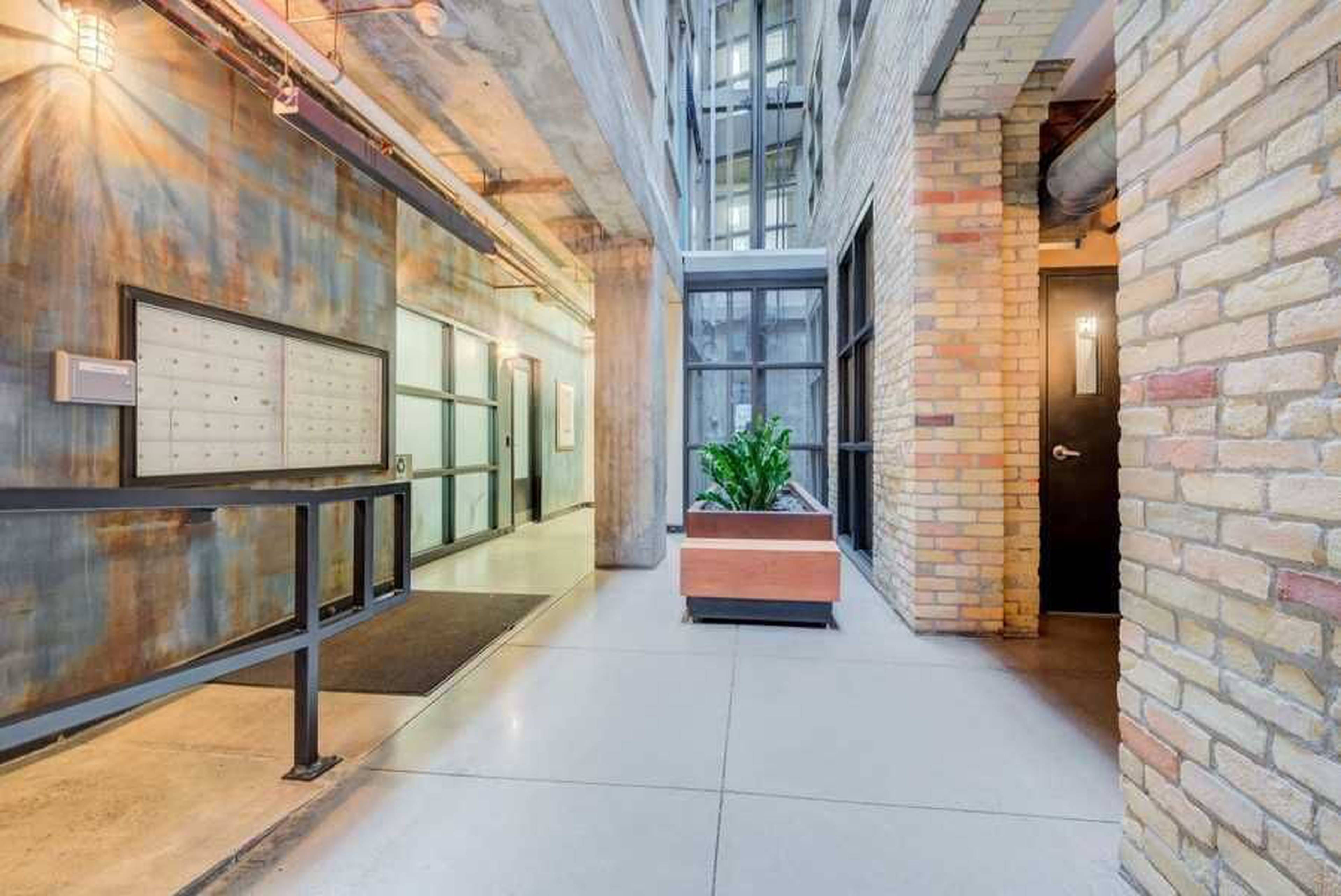 Liberty Lofts 383 Adelaide St E - Apartments for Rent Toronto | liv.rent