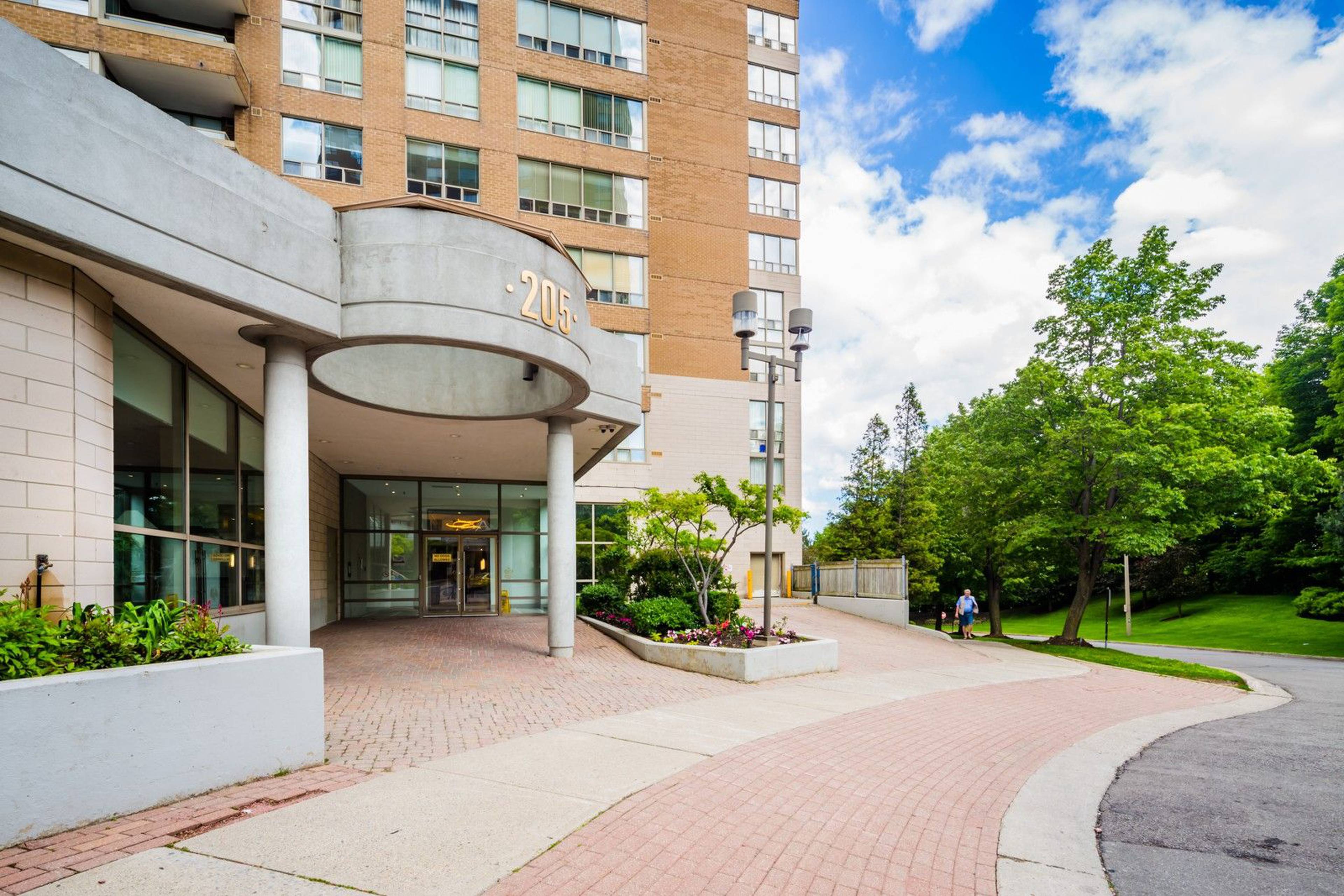 The Palisades III York, ON 195 Wynford Dr liv.rent