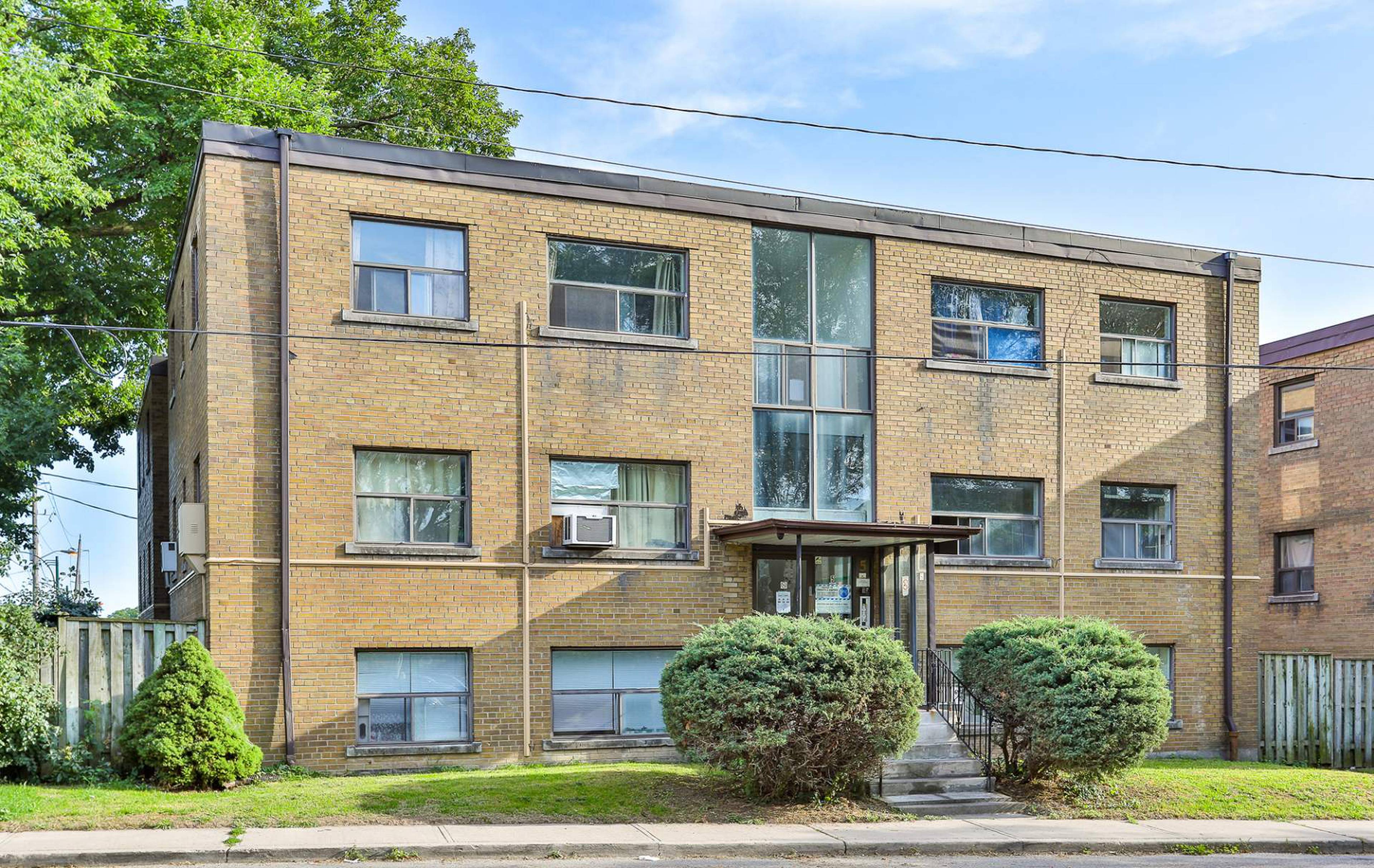 5 Greentree Court Apartment Building