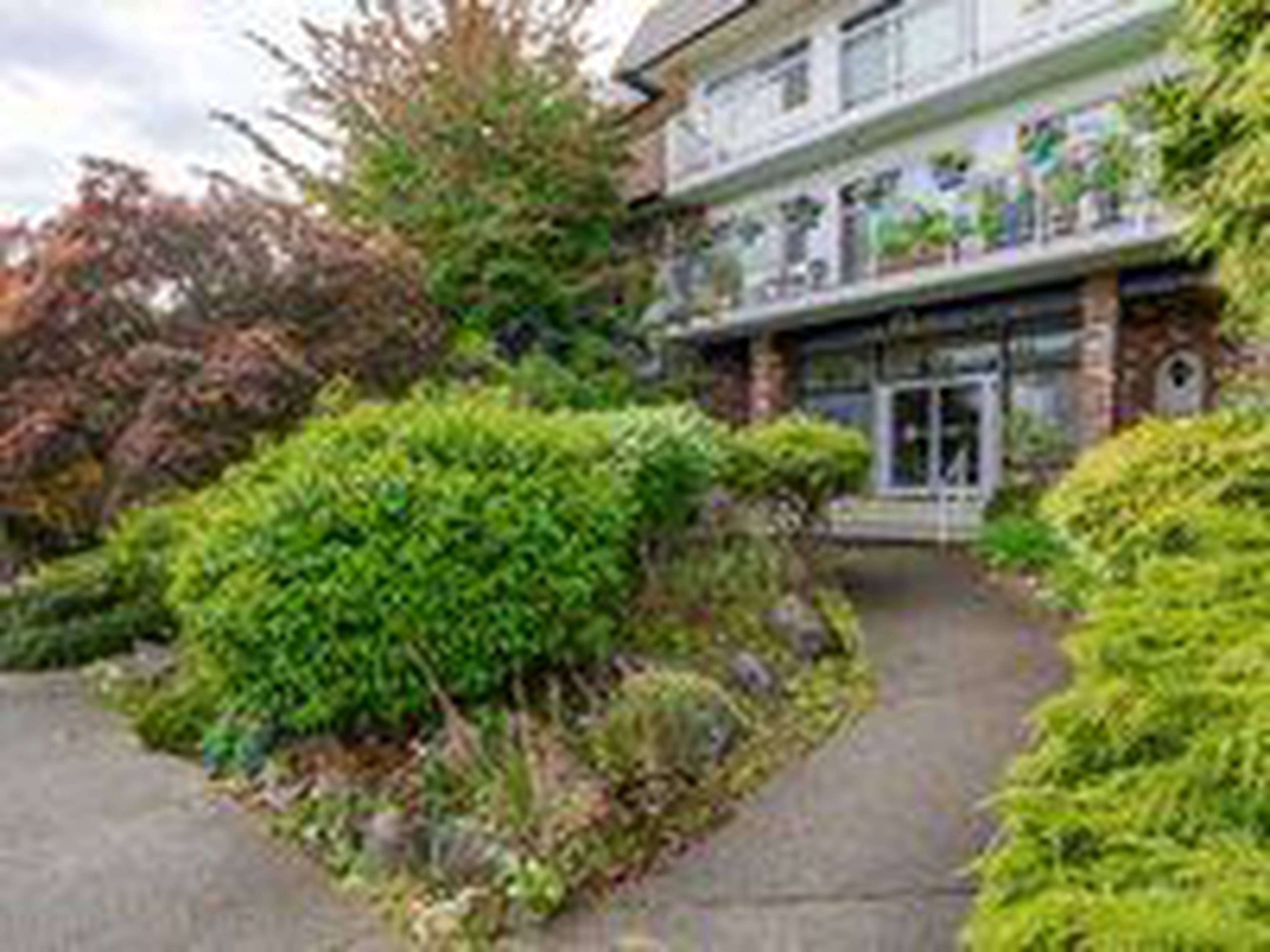 Norfolk House 815 4th Ave Apartments for Rent New Westminster liv.rent