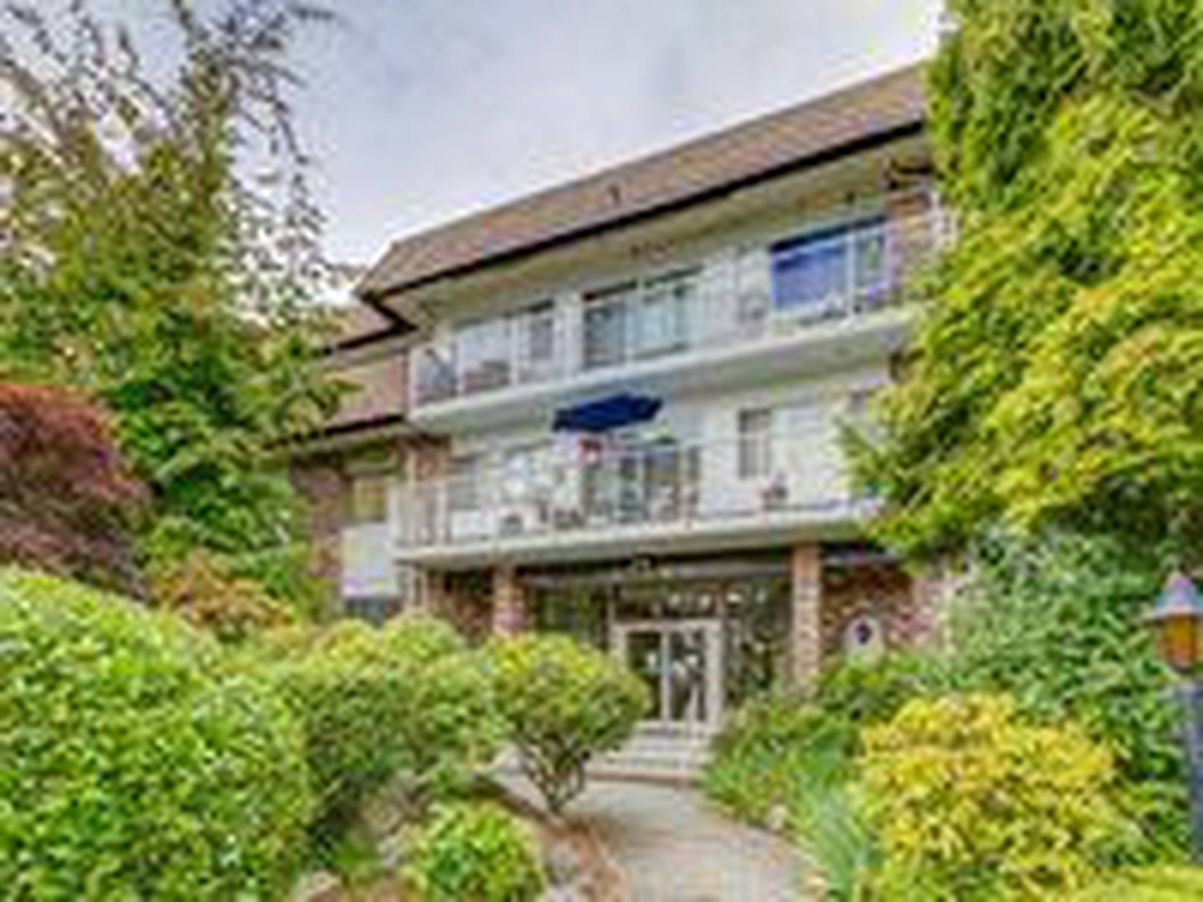 Norfolk House 815 4th Ave Apartments for Rent New Westminster liv.rent