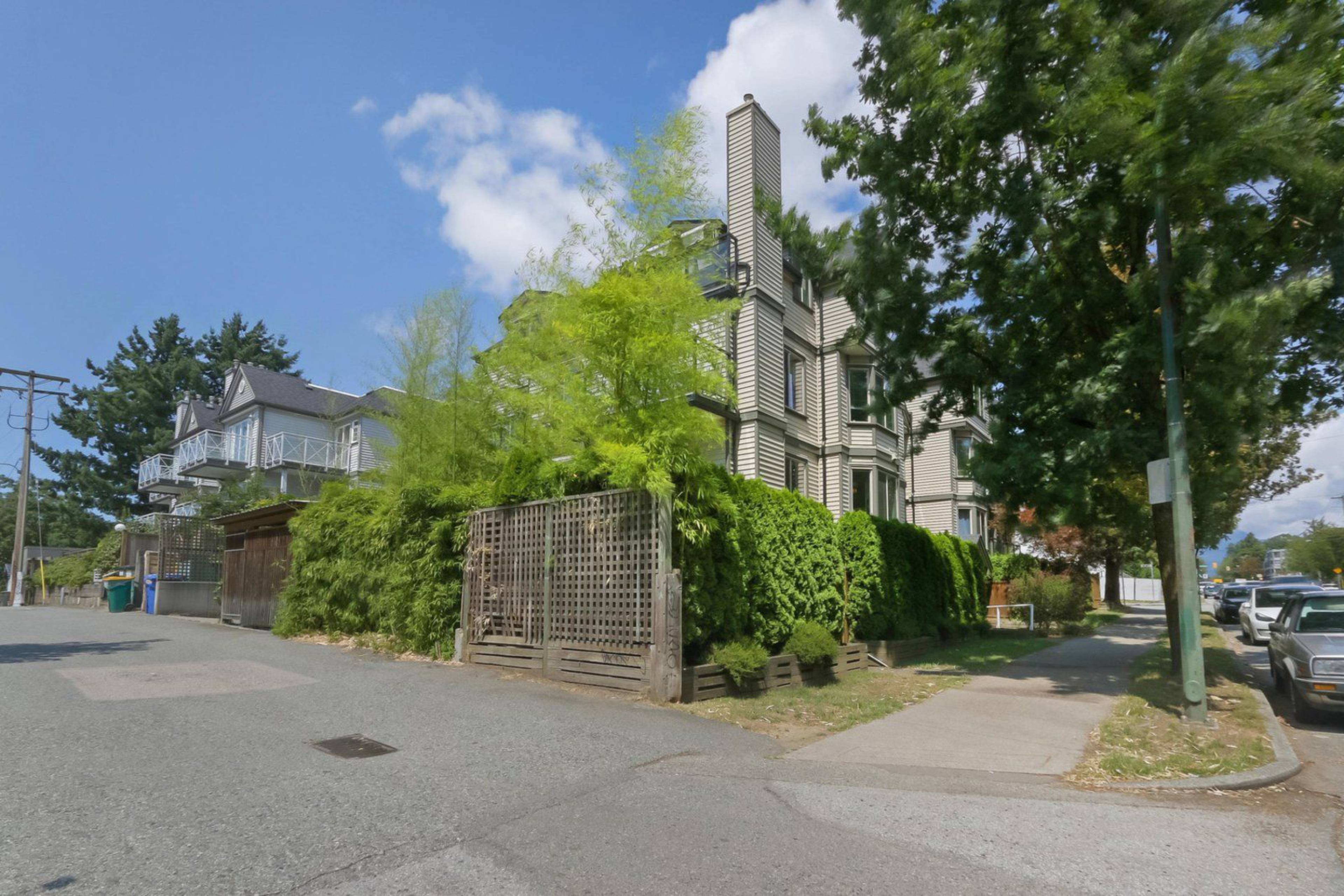 Victoria Court 2709 Victoria Dr Apartments for Rent Vancouver liv.rent