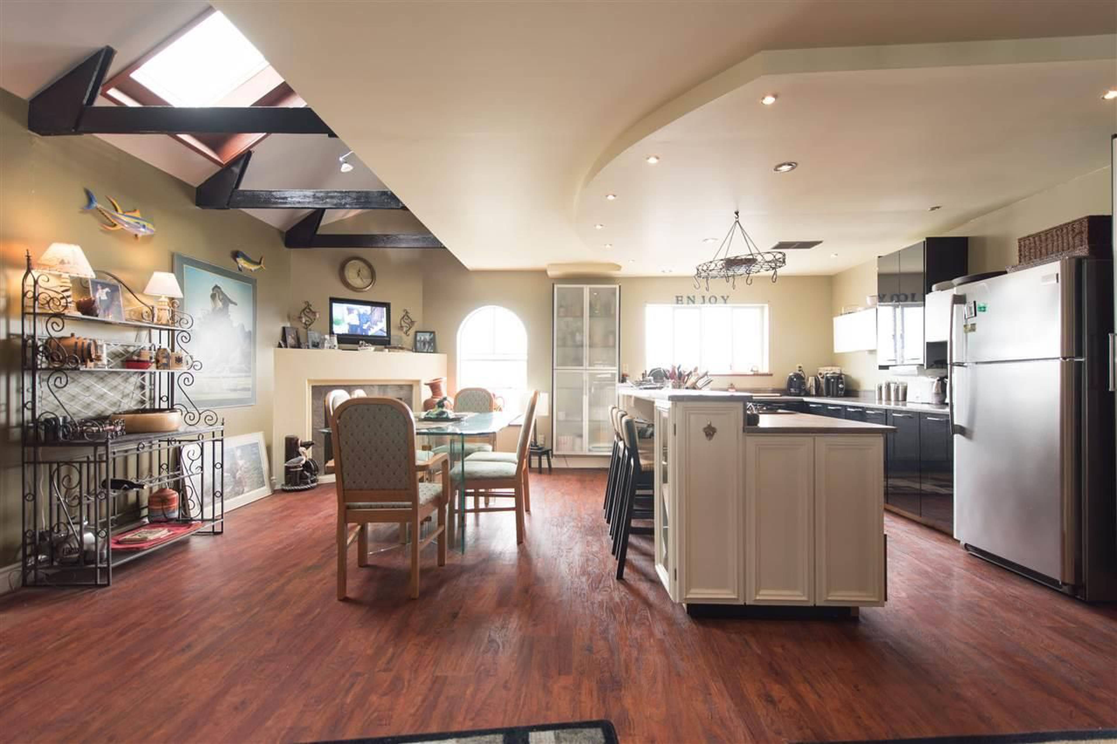 BH21 8031 River Rd Apartments for Rent Richmond liv.rent