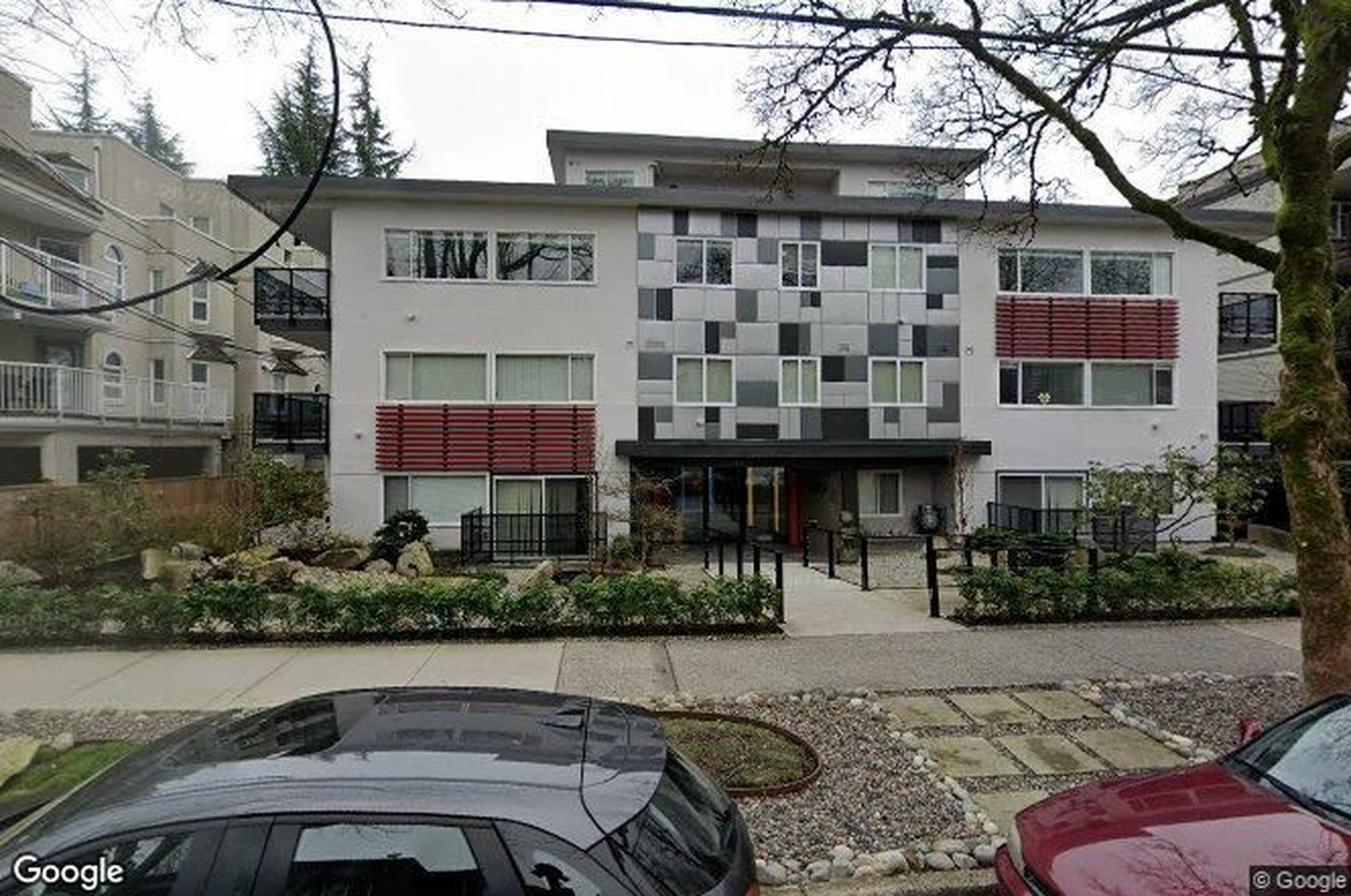 W 7th Ave Apartment Building