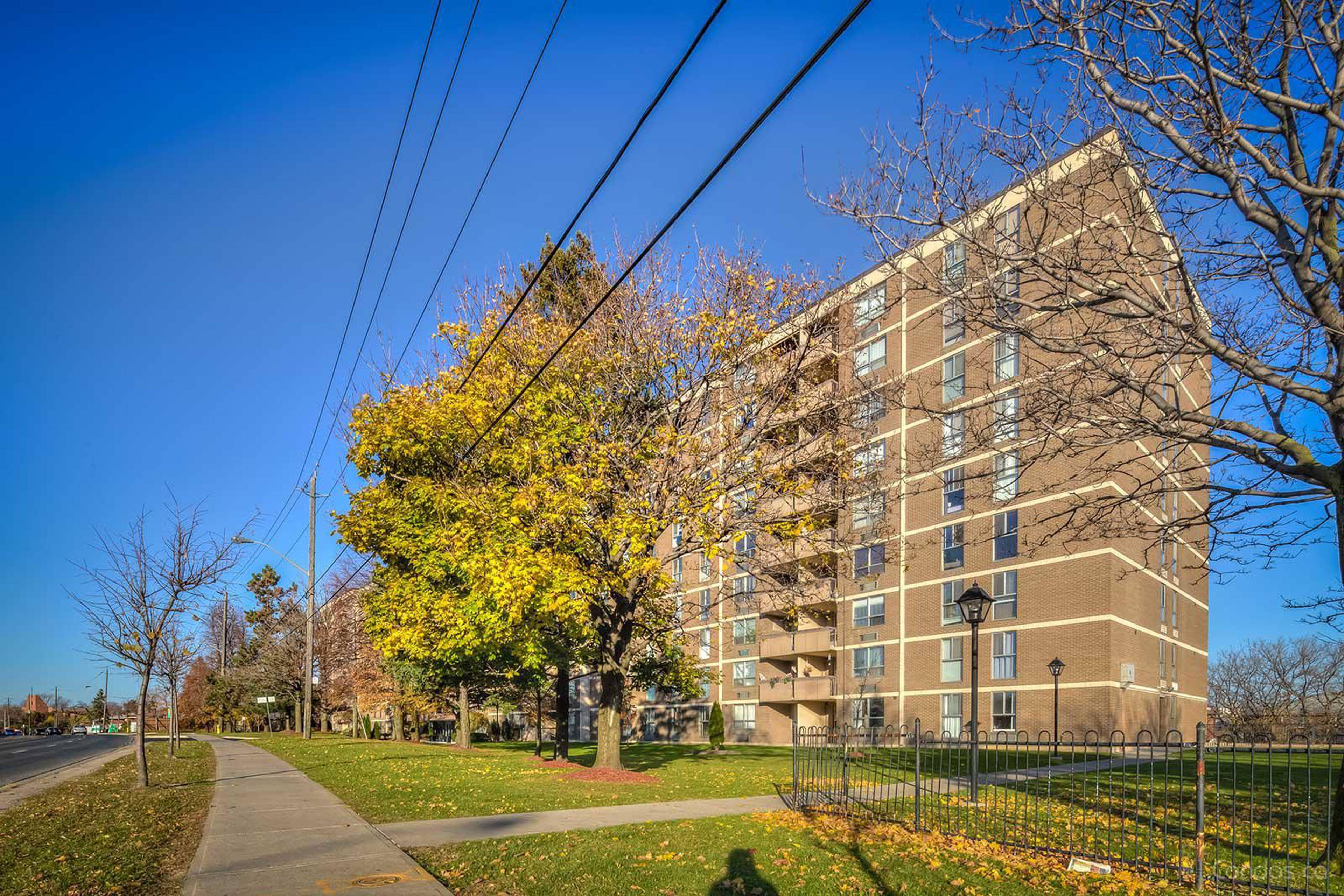 The North Court 2835 Islington Ave Apartments for Rent York liv.rent