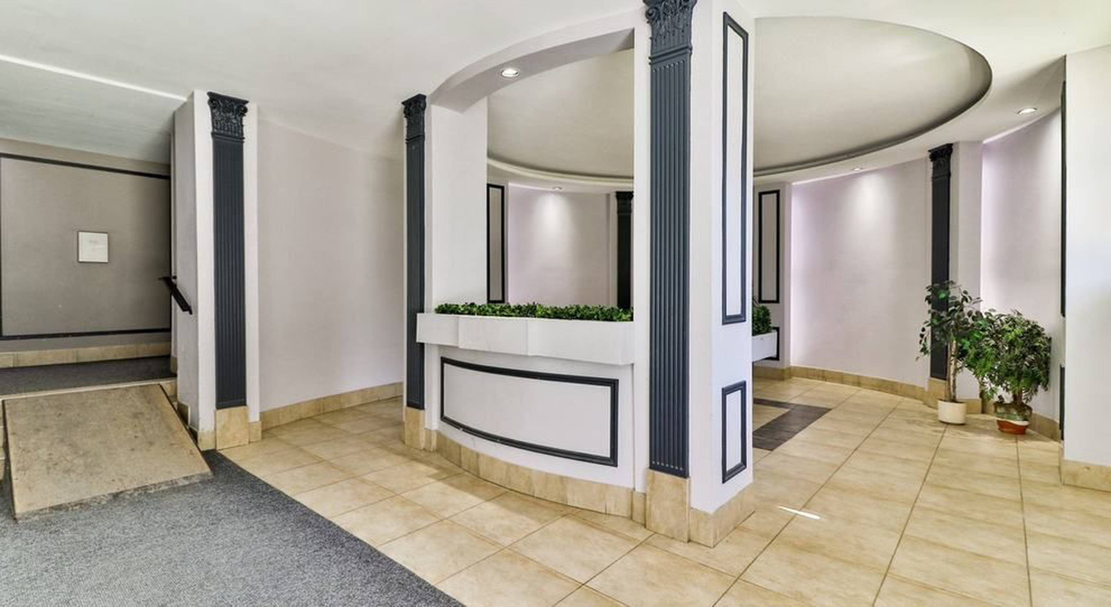 Lake Promenade Community Apartments Apartment Building