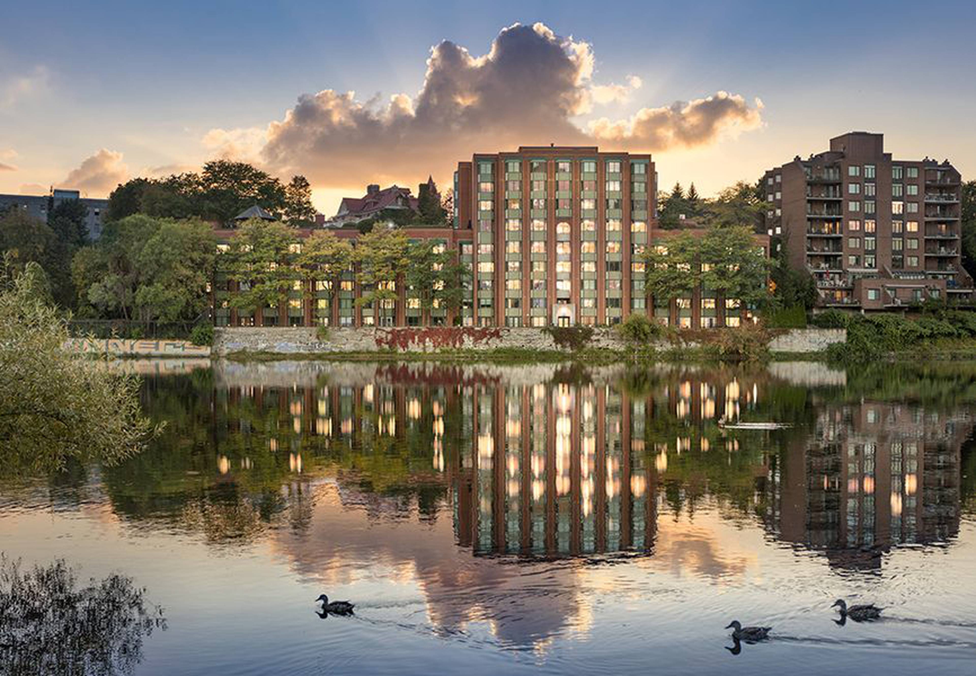 Riverflow by Harrington Apartment Building