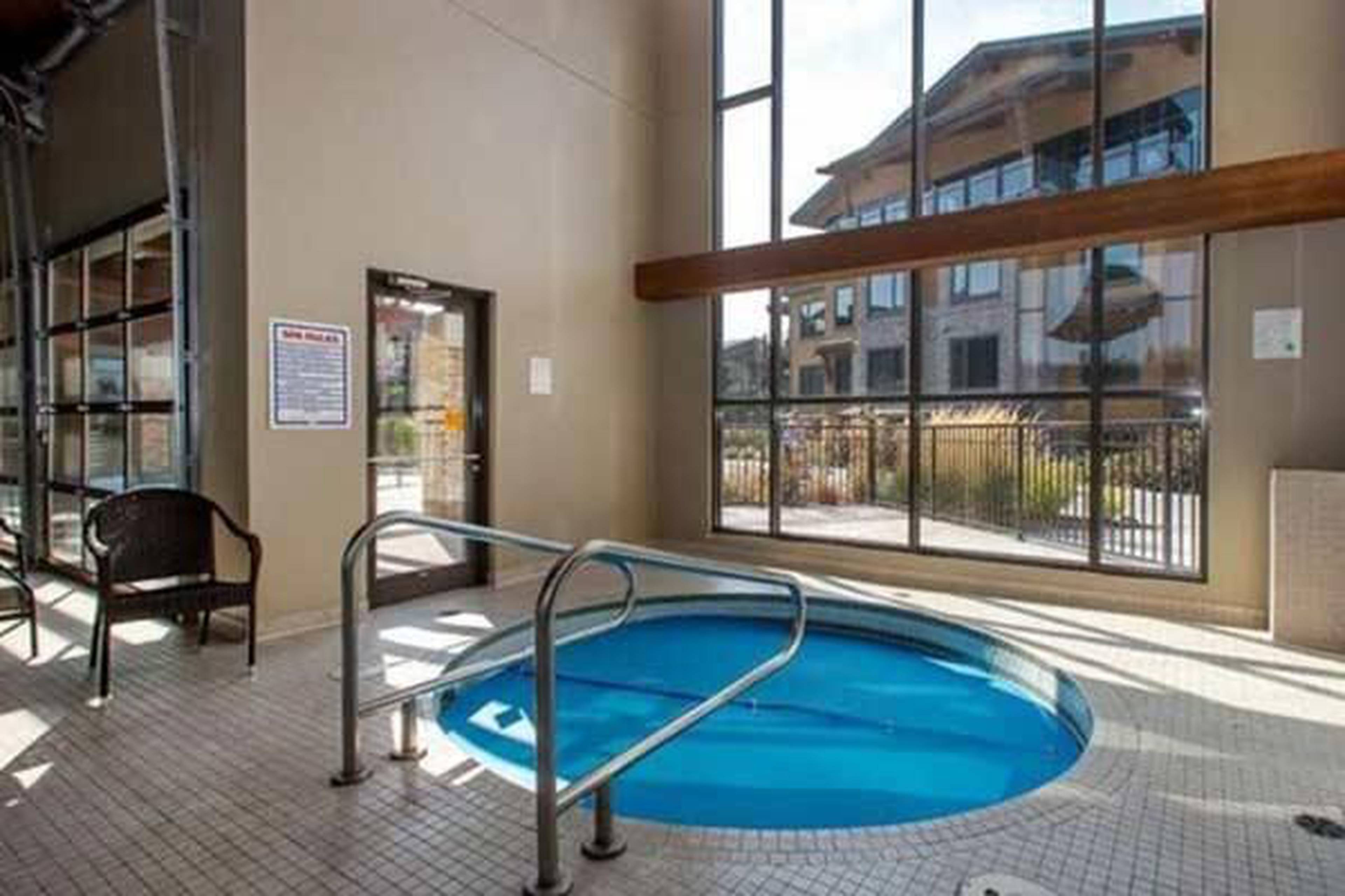 Siena at Sarsons Condos Apartment Building