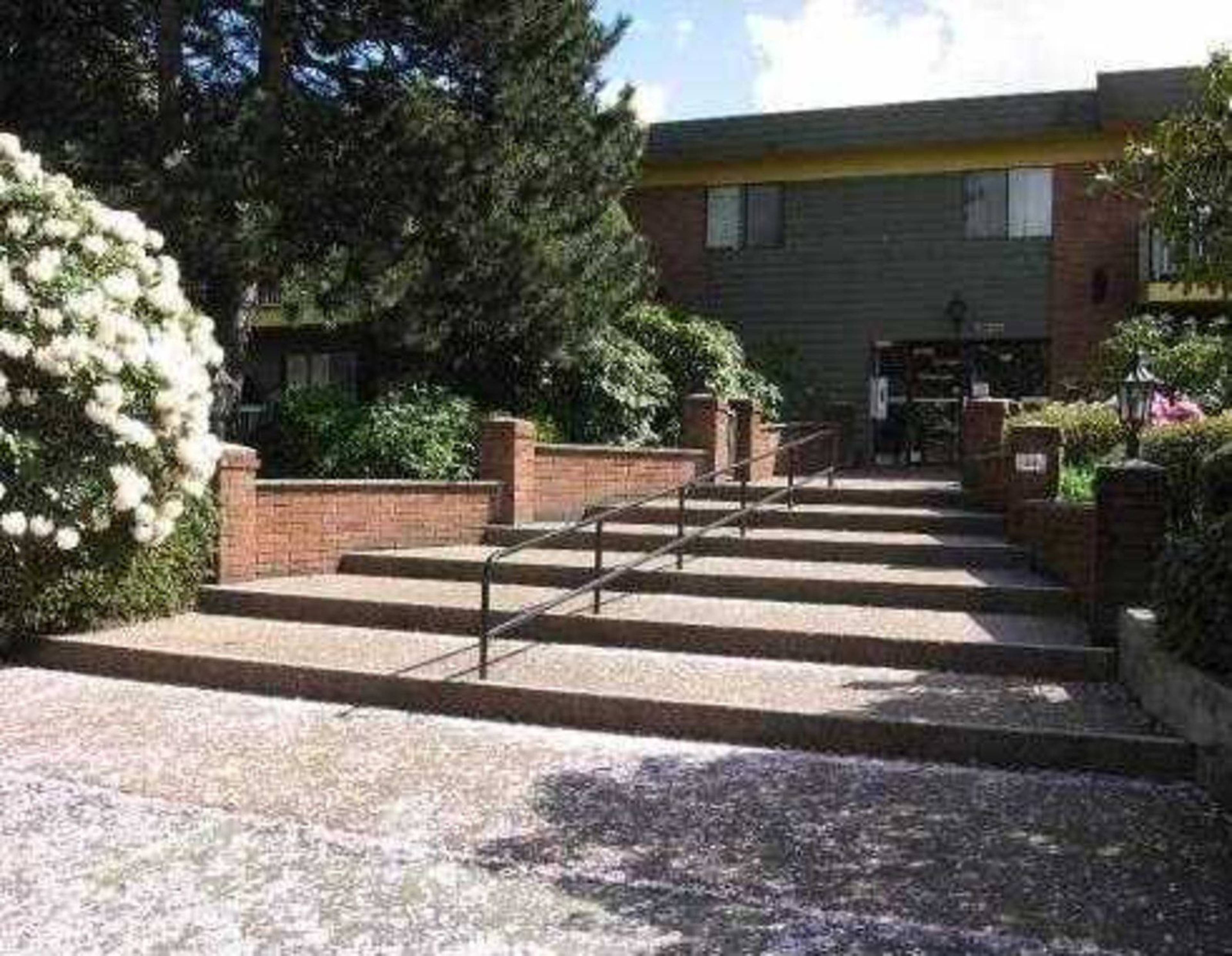 Southwinds Apartments for Rent, 2600 E 49th Ave, Vancouver, BC - 2