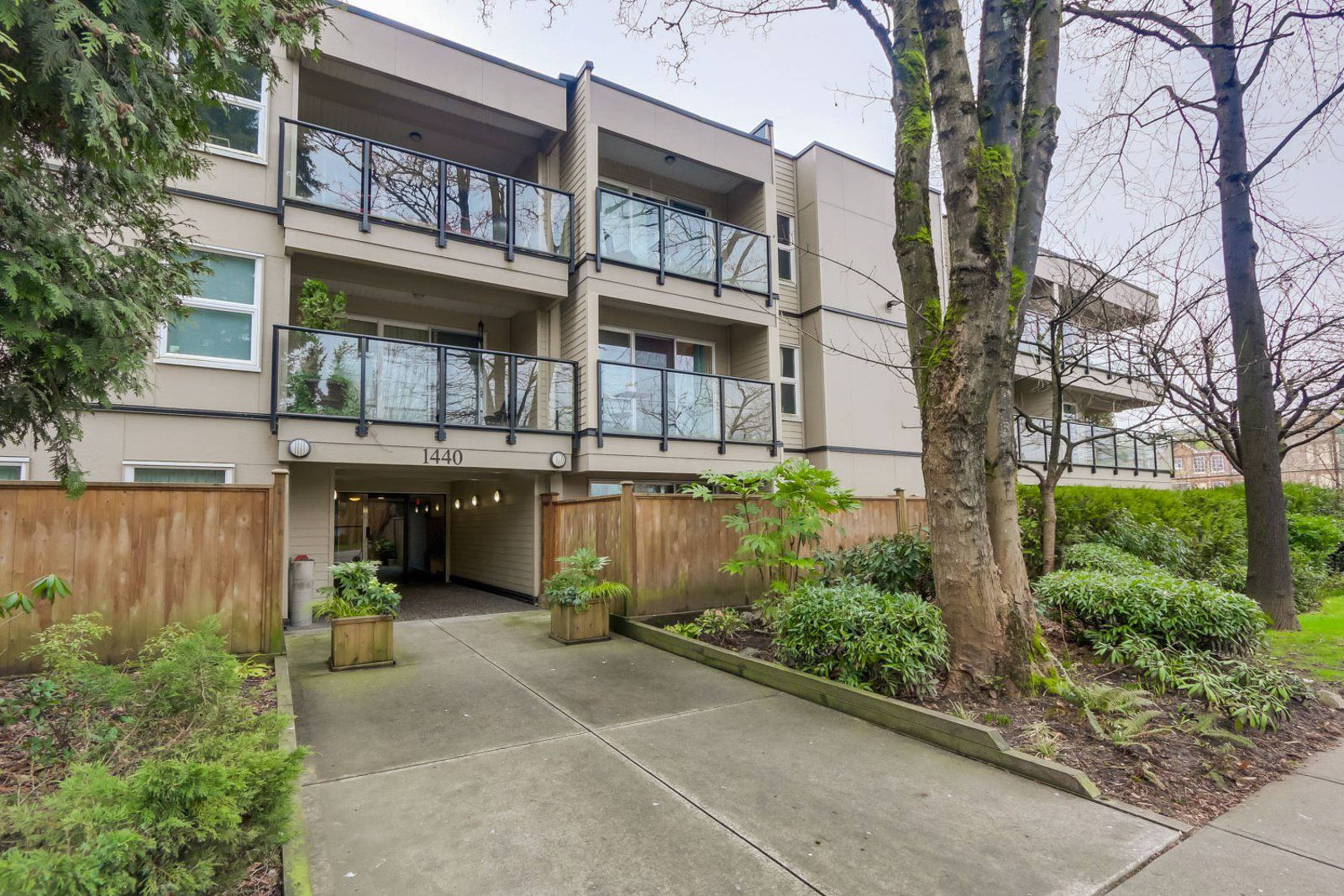 Alexandra Place Apartments for Rent, 1440 E Broadway, Vancouver, BC - 1