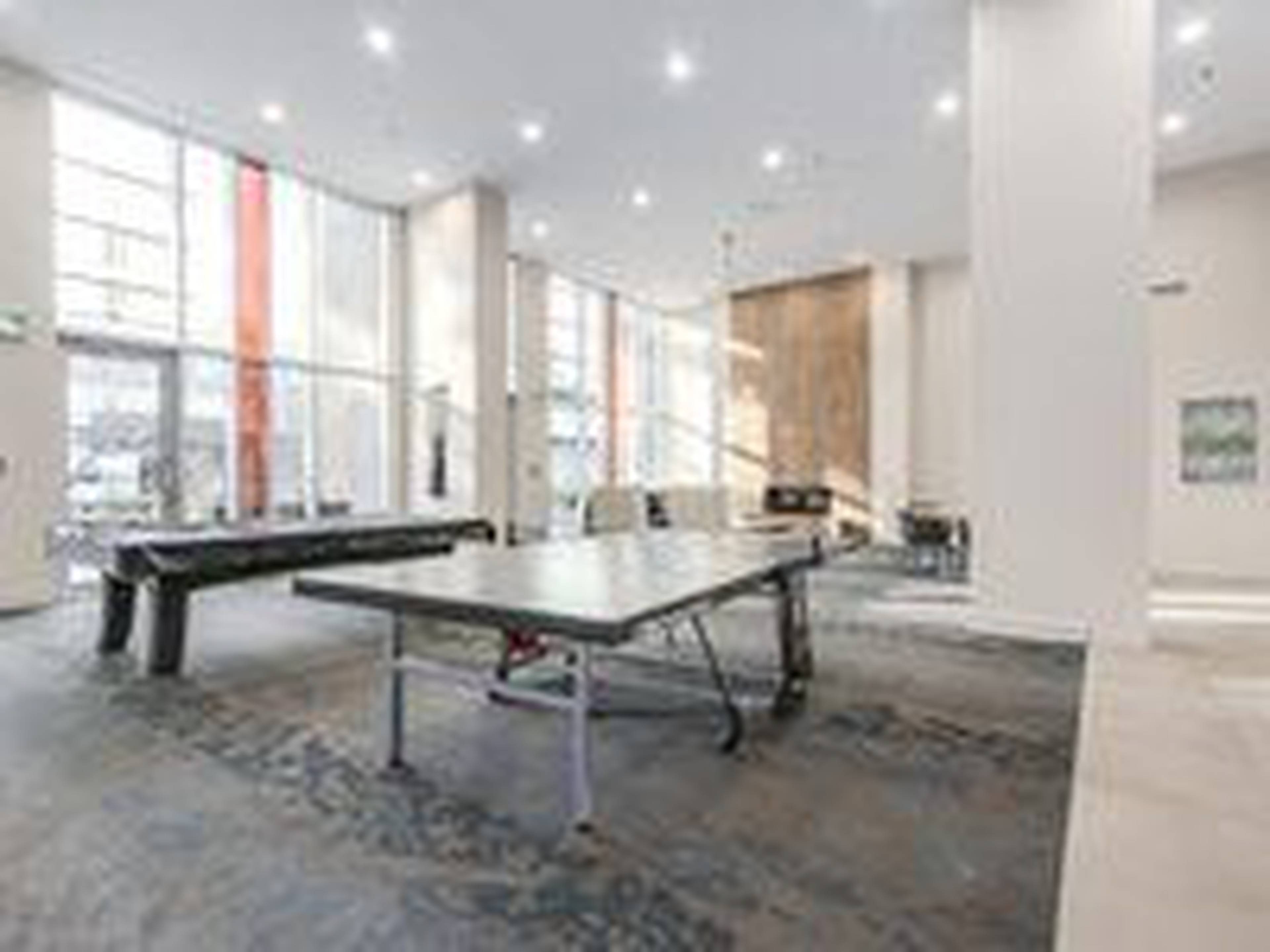 West 10th & Maple Apartment Building