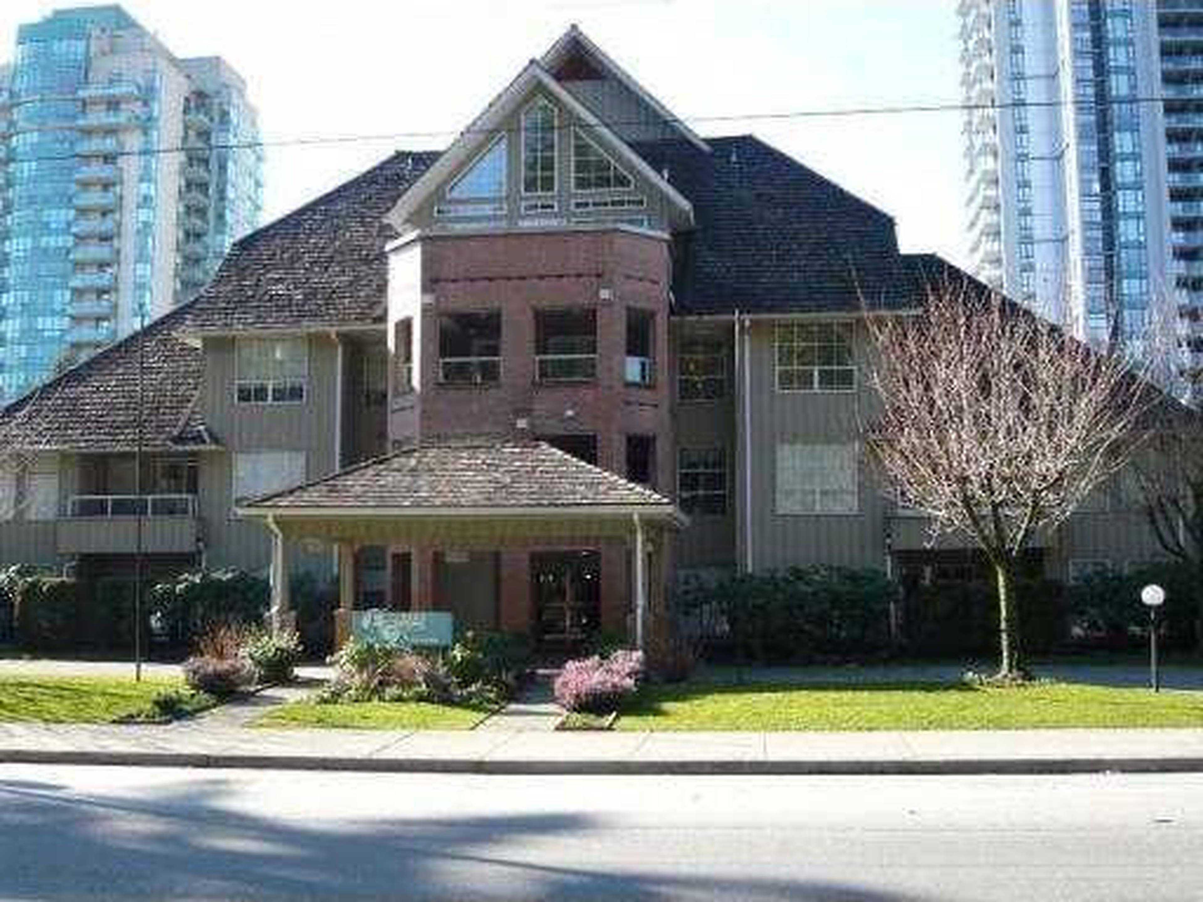 Emerald Court Apartment Building