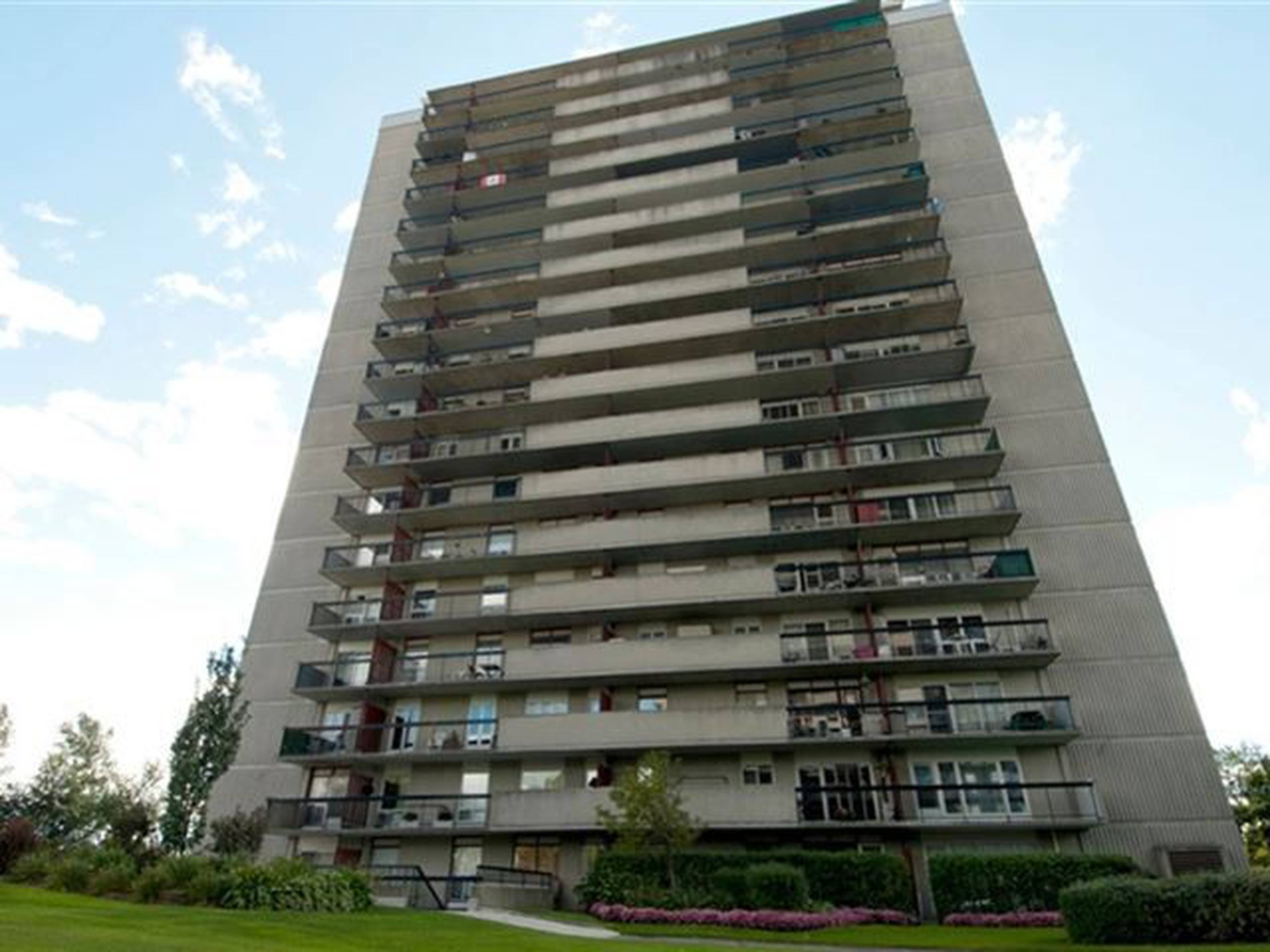 Chateau Vanier Apartments for Rent, 158 Avenue McArthur, Ottawa, ON - 2