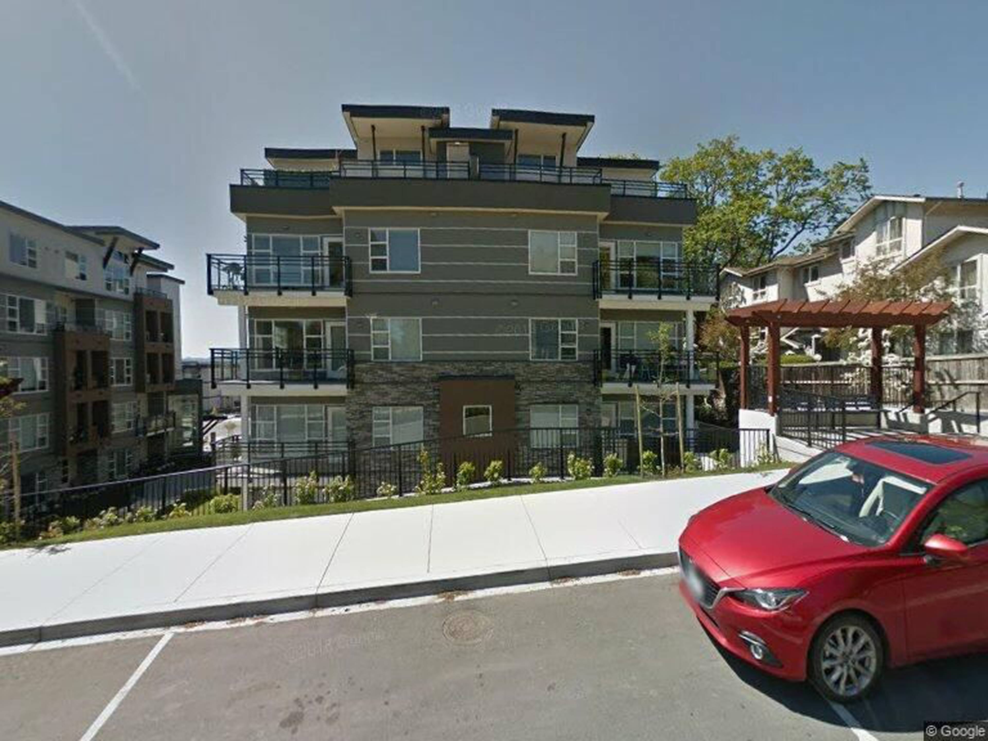 1018 Inverness Road Apartment Building