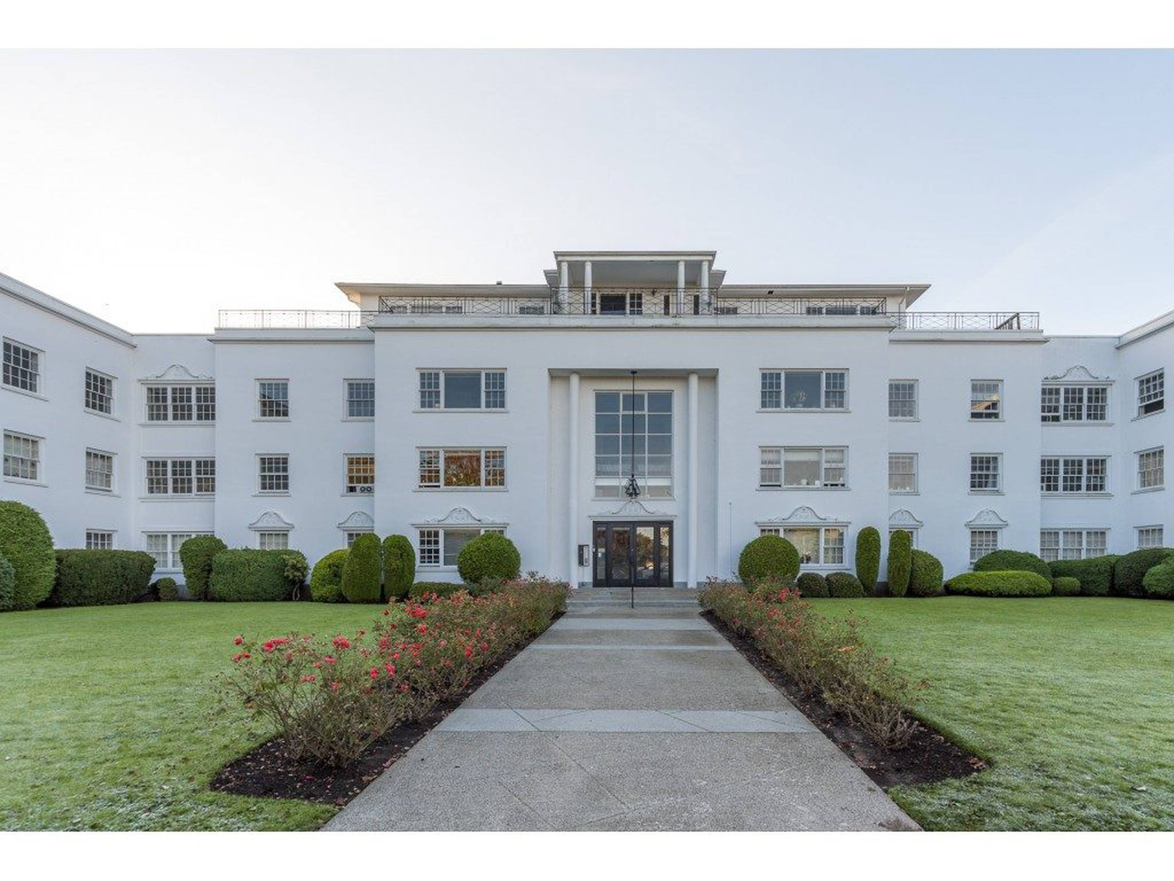 Somerset Manor Apartment Building