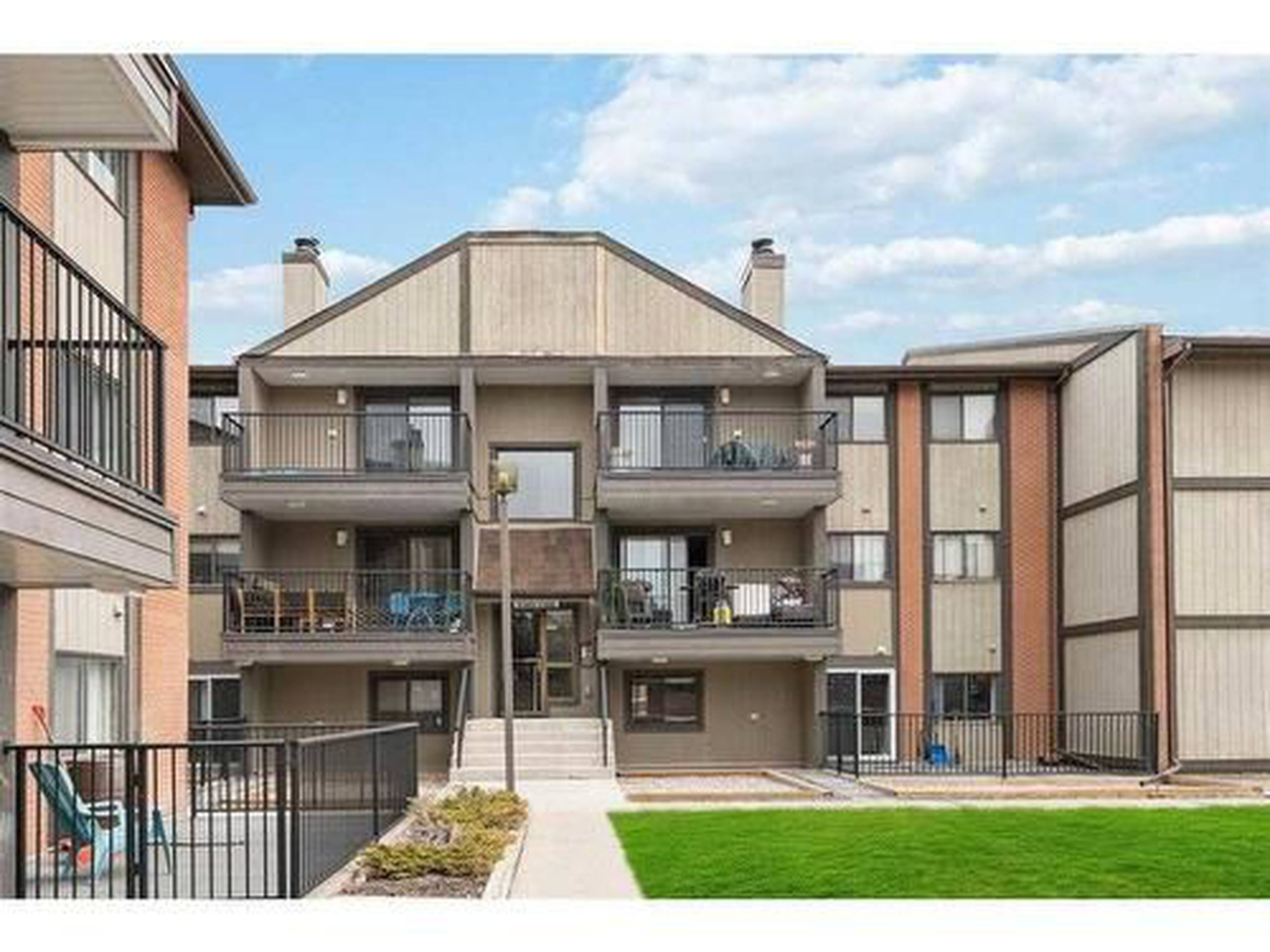 Canyon Pine Apartment Building