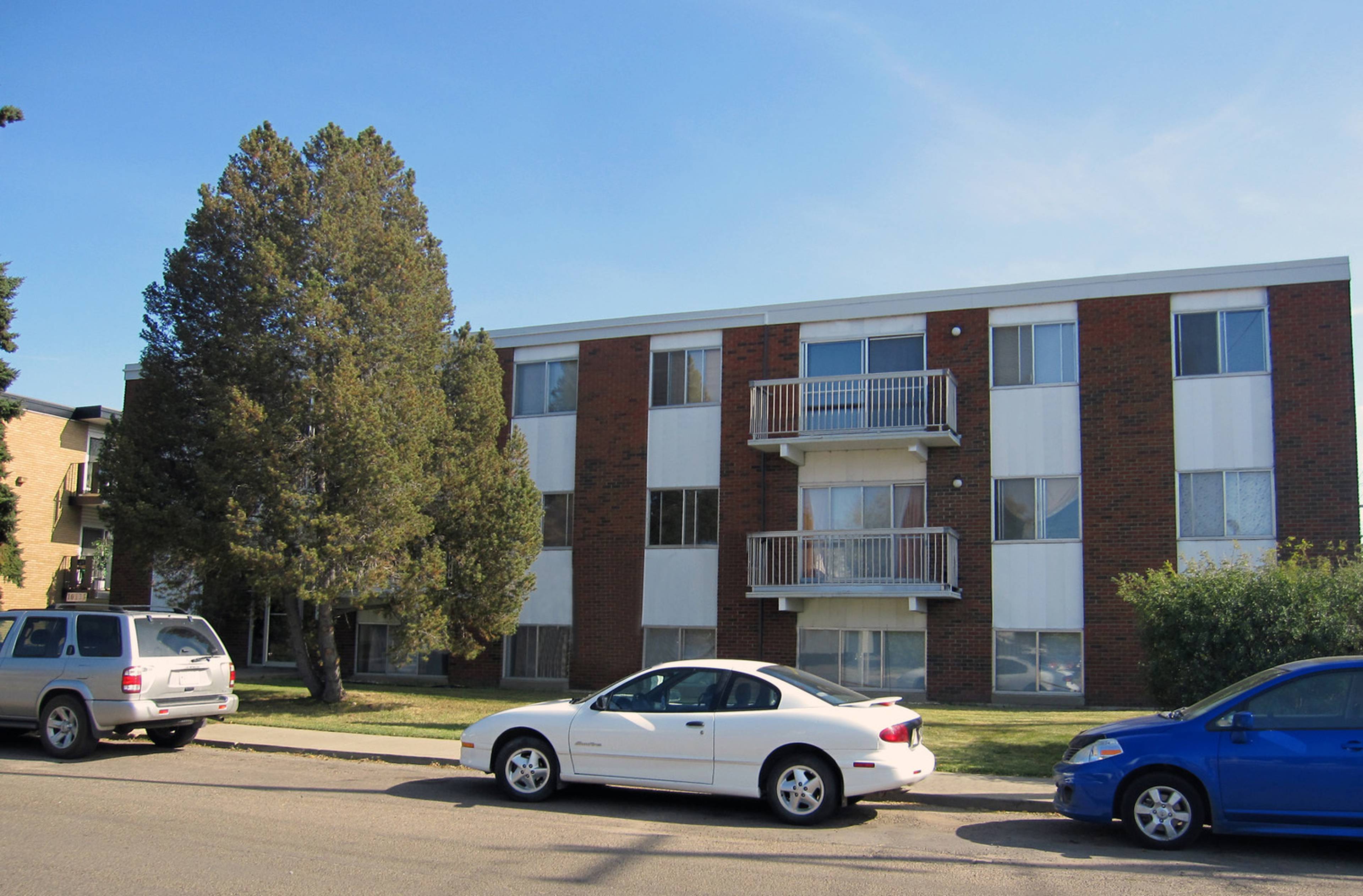 Capital Manor Apartment Building