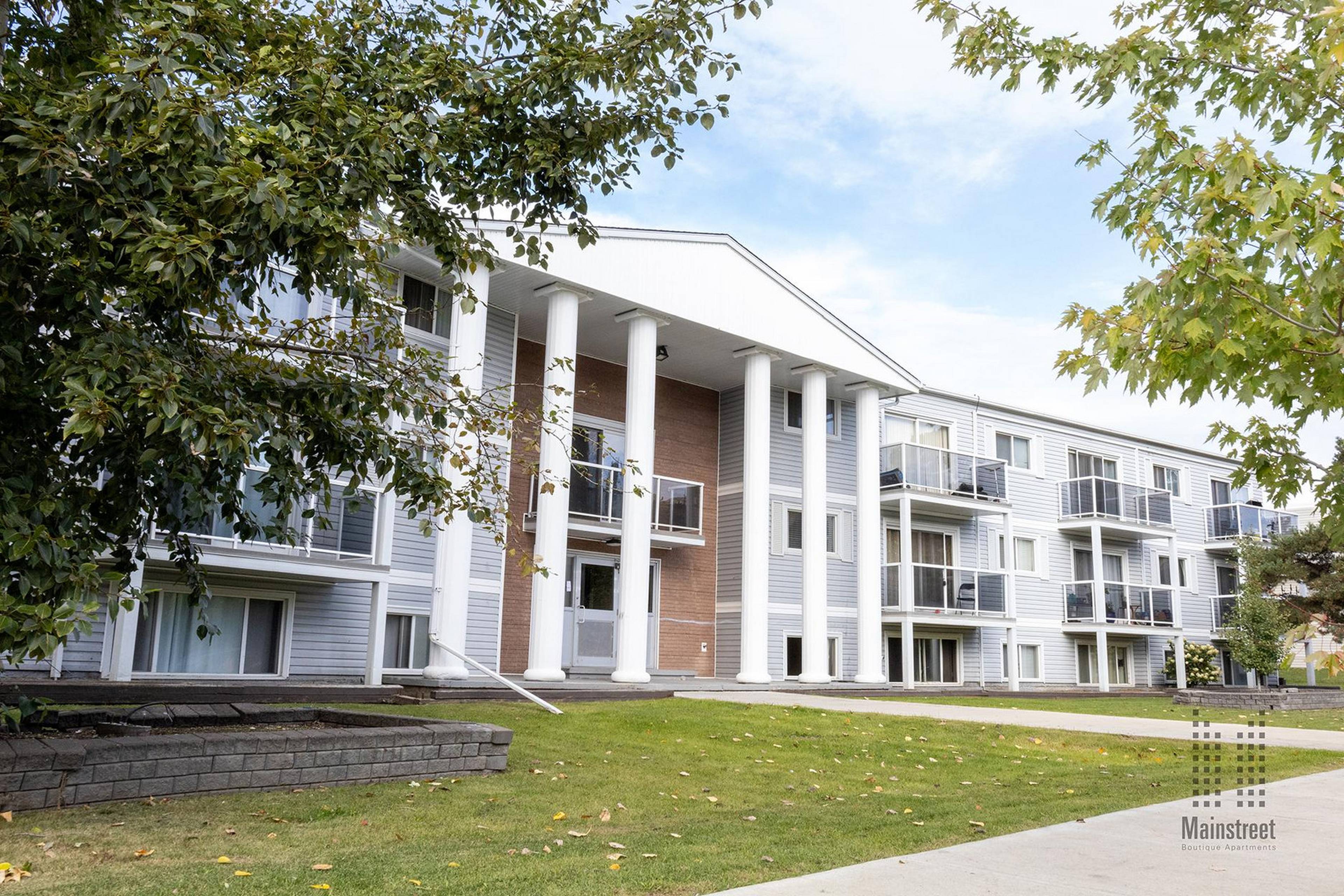 Whitehouse Apartments Apartment Building