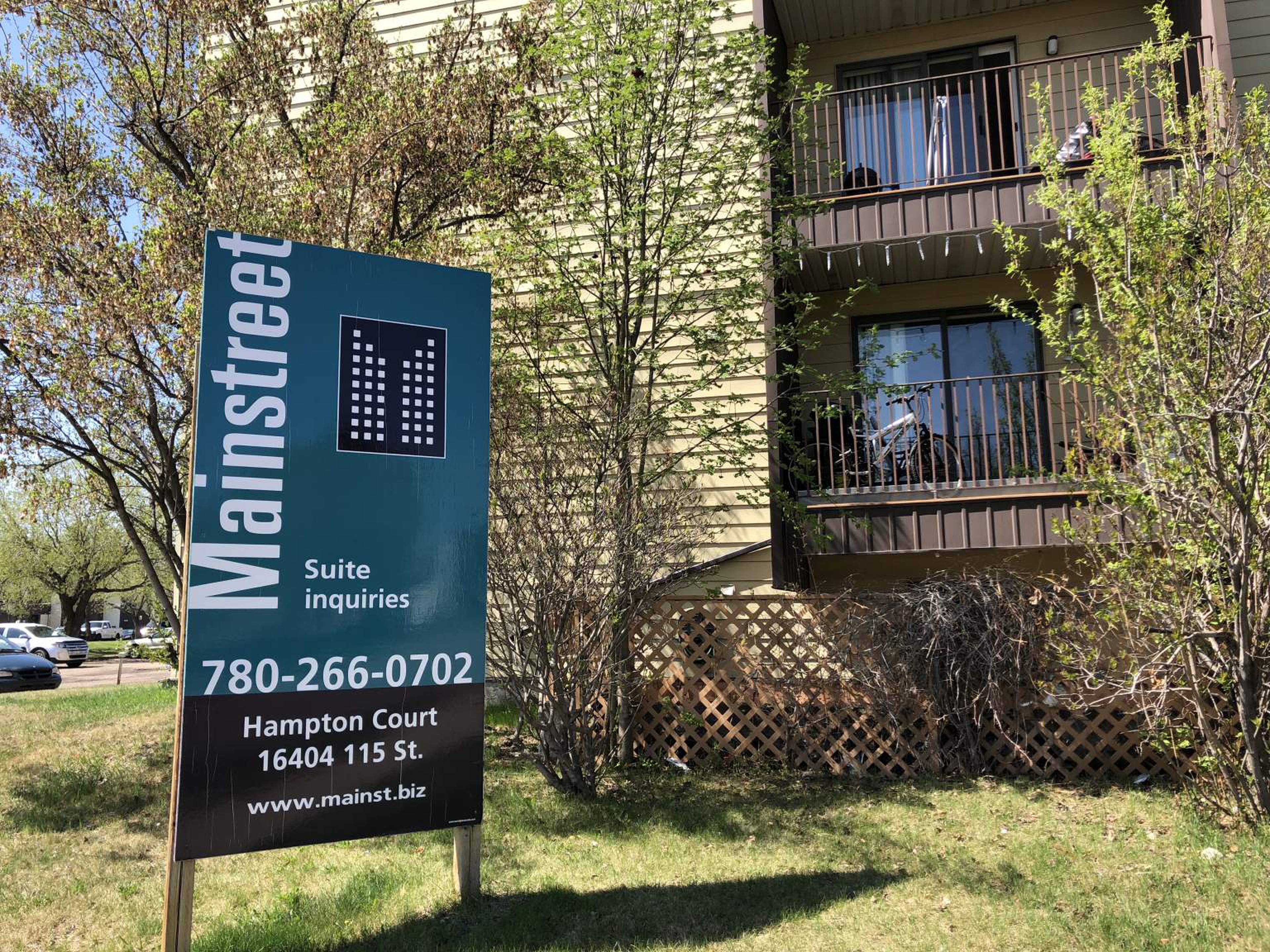 Hampton Court Apartment Building