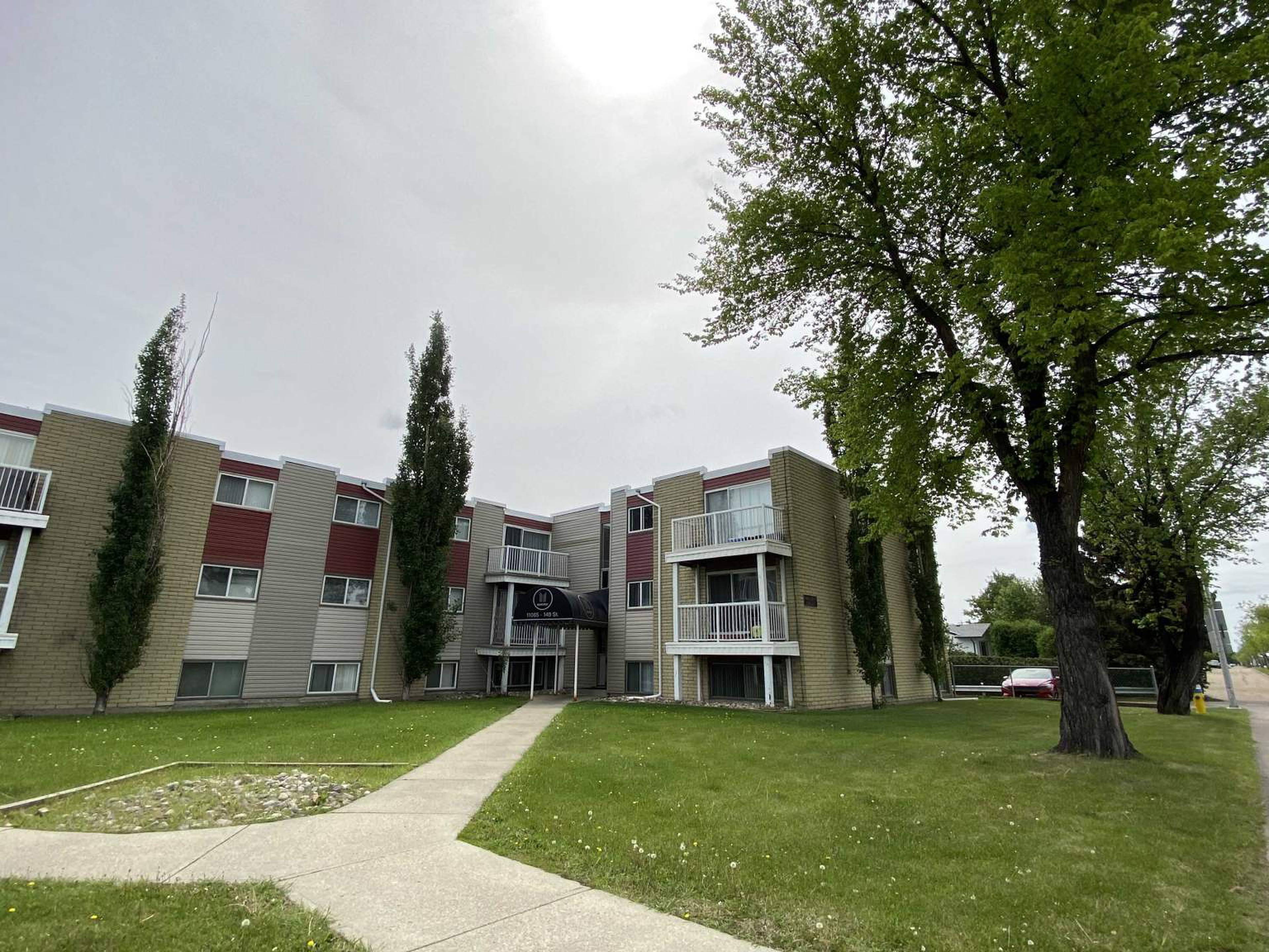 King's Court Apartment Building