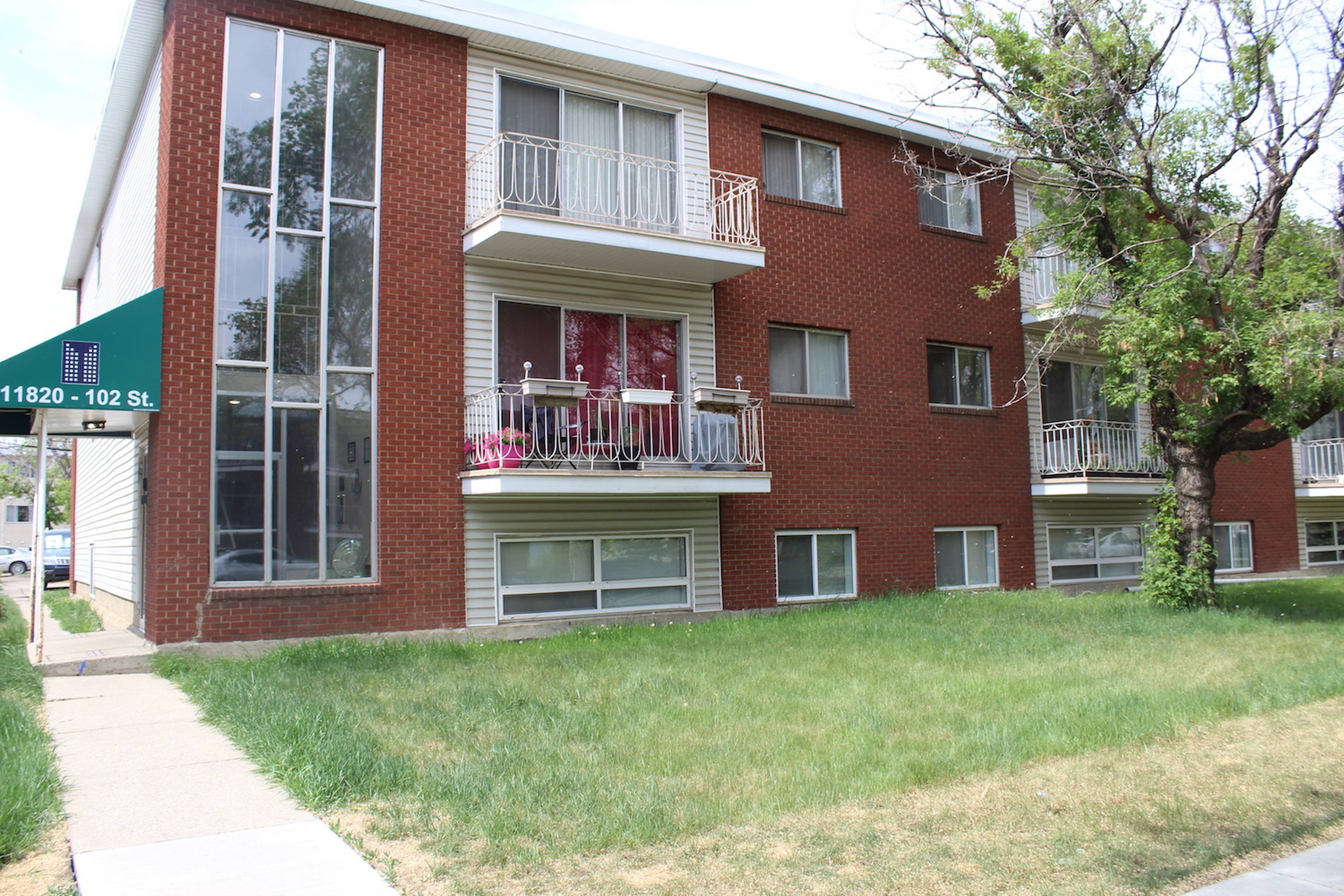 Maria Apartments Apartment Building