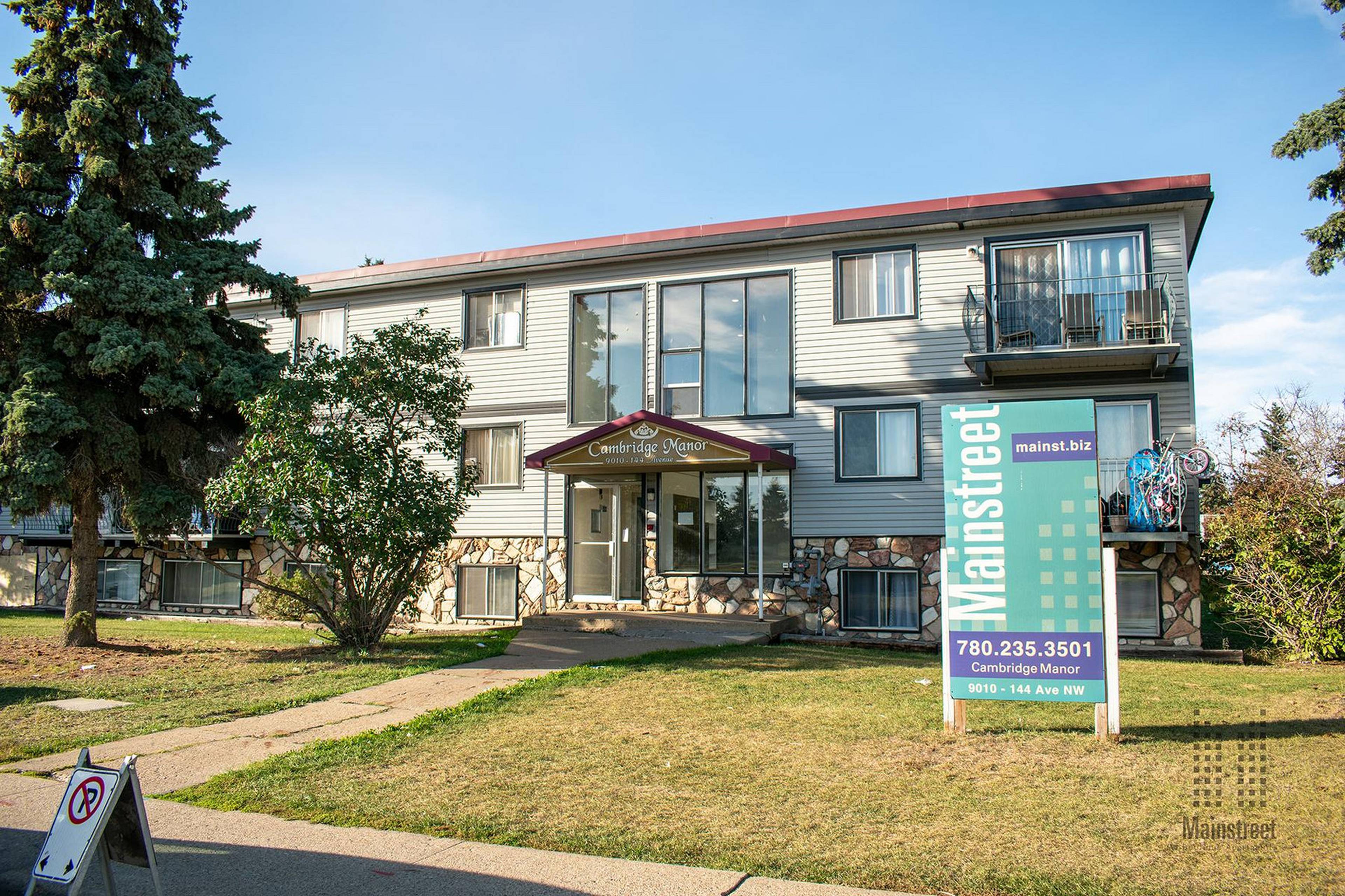 Cambridge Manor Apartment Building