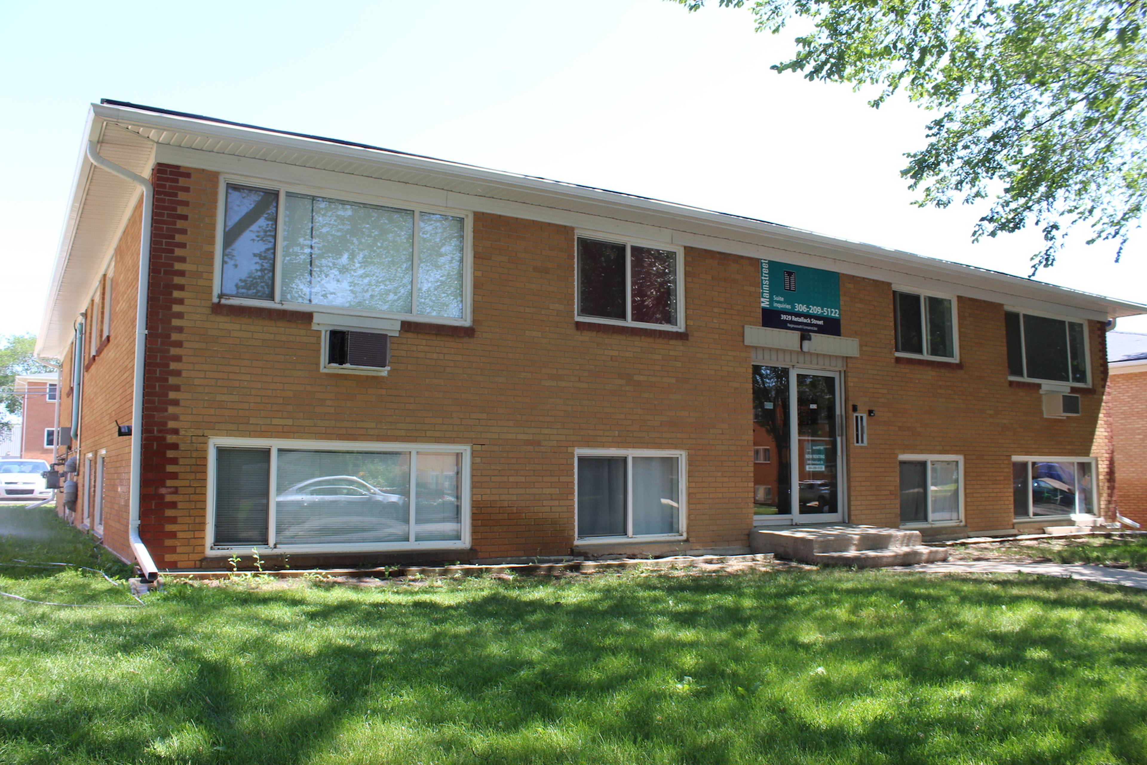 Ret 3929 Apartment Building