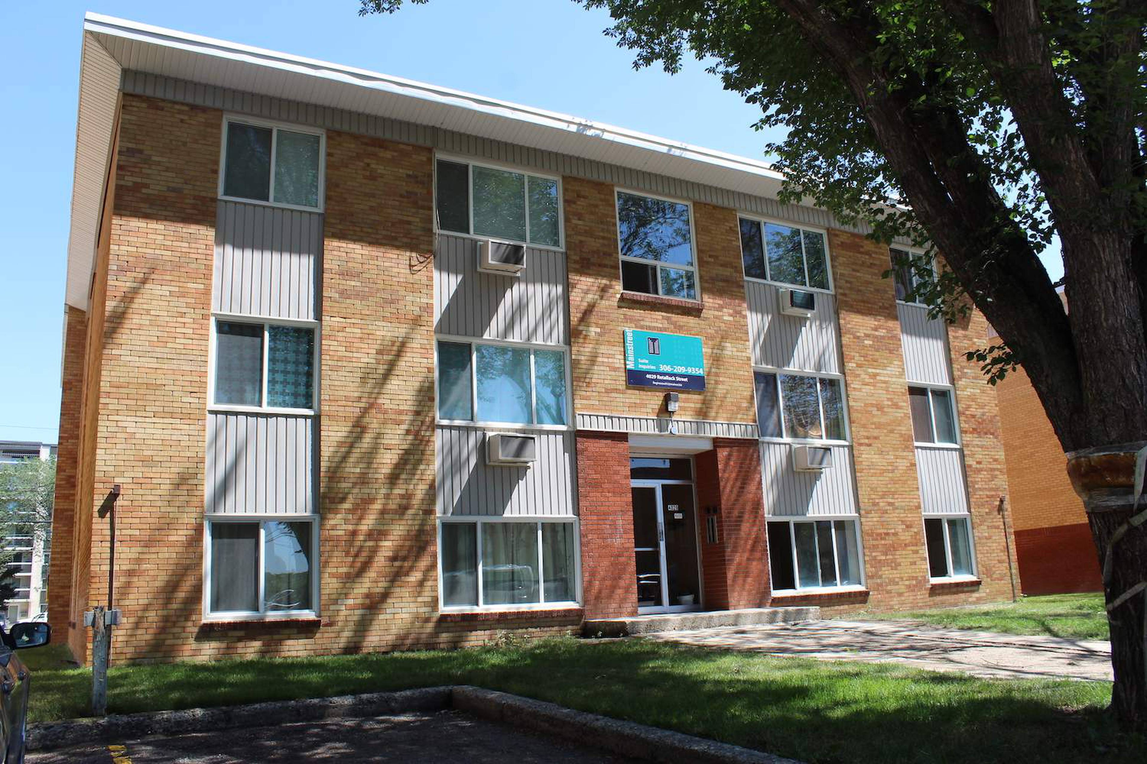Ret 4029 Apartment Building