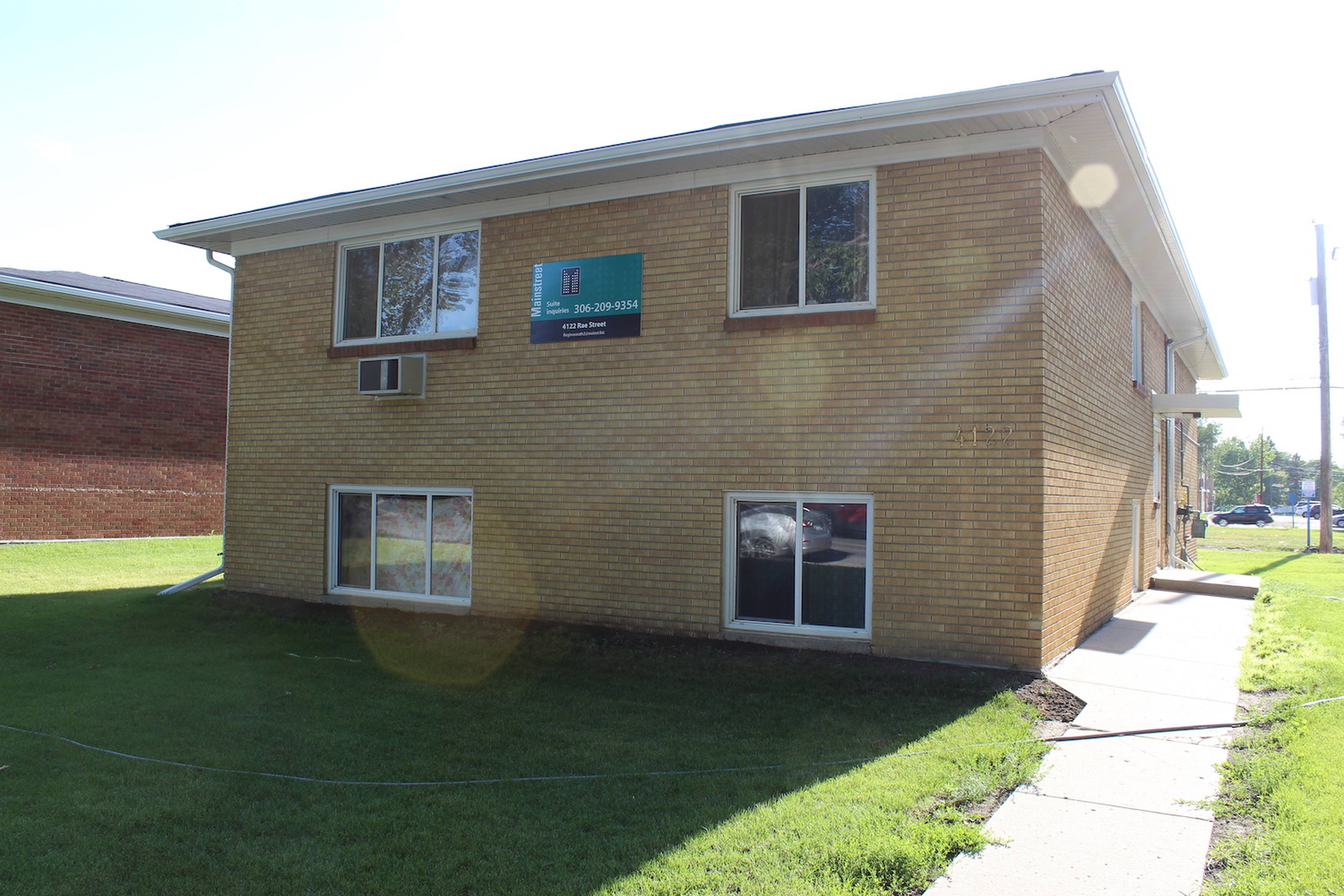 Rae 4122 Apartment Building