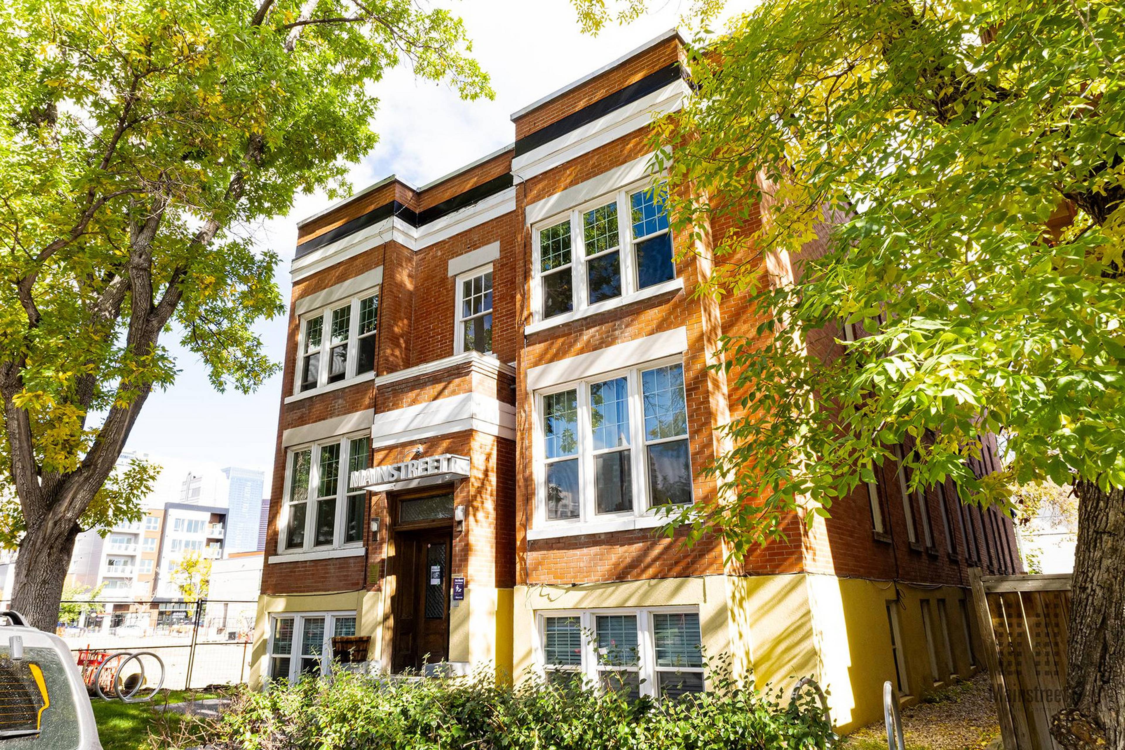 Royal Mission Apartments Apartment Building