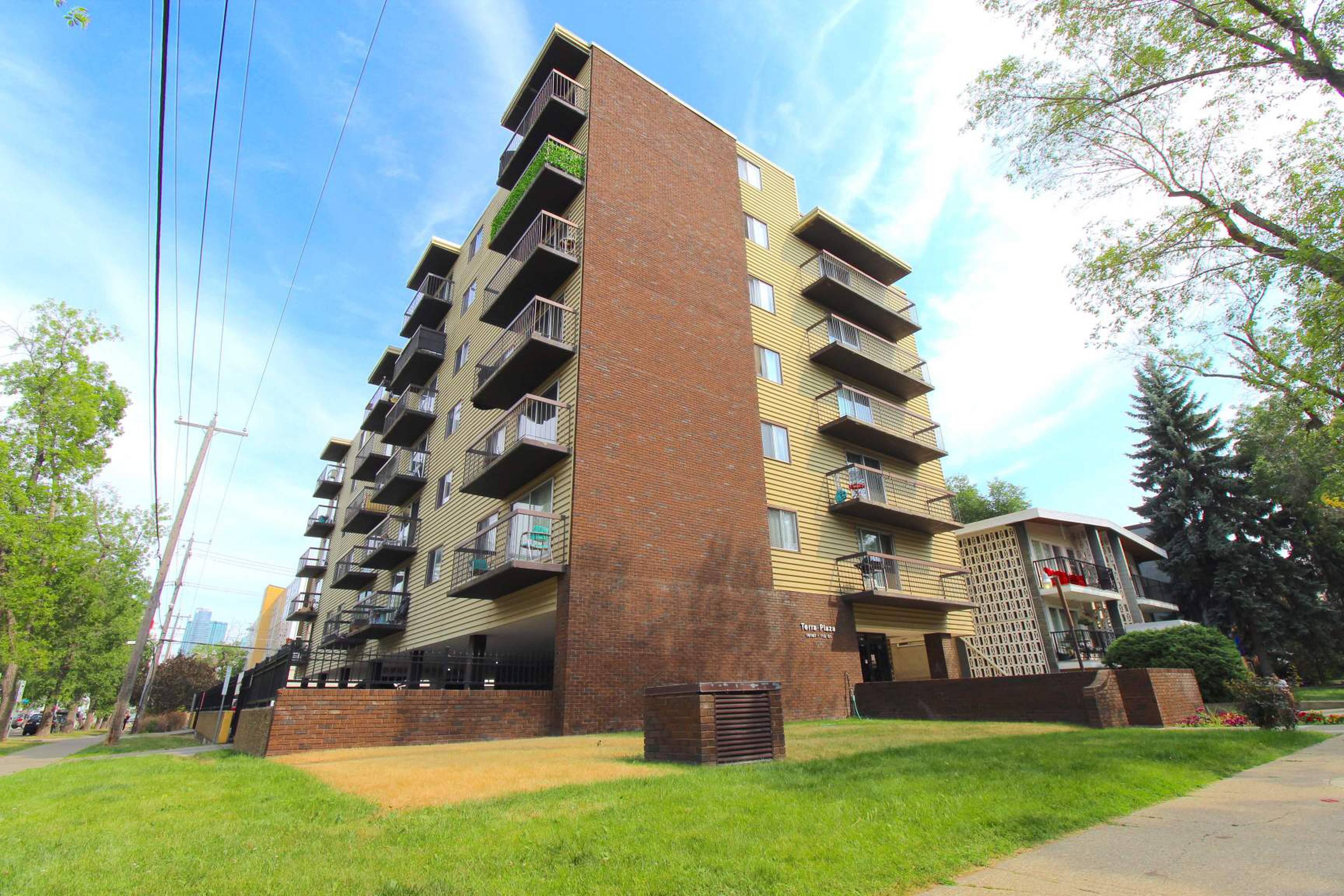 Oliver Place 1 Apartment Building