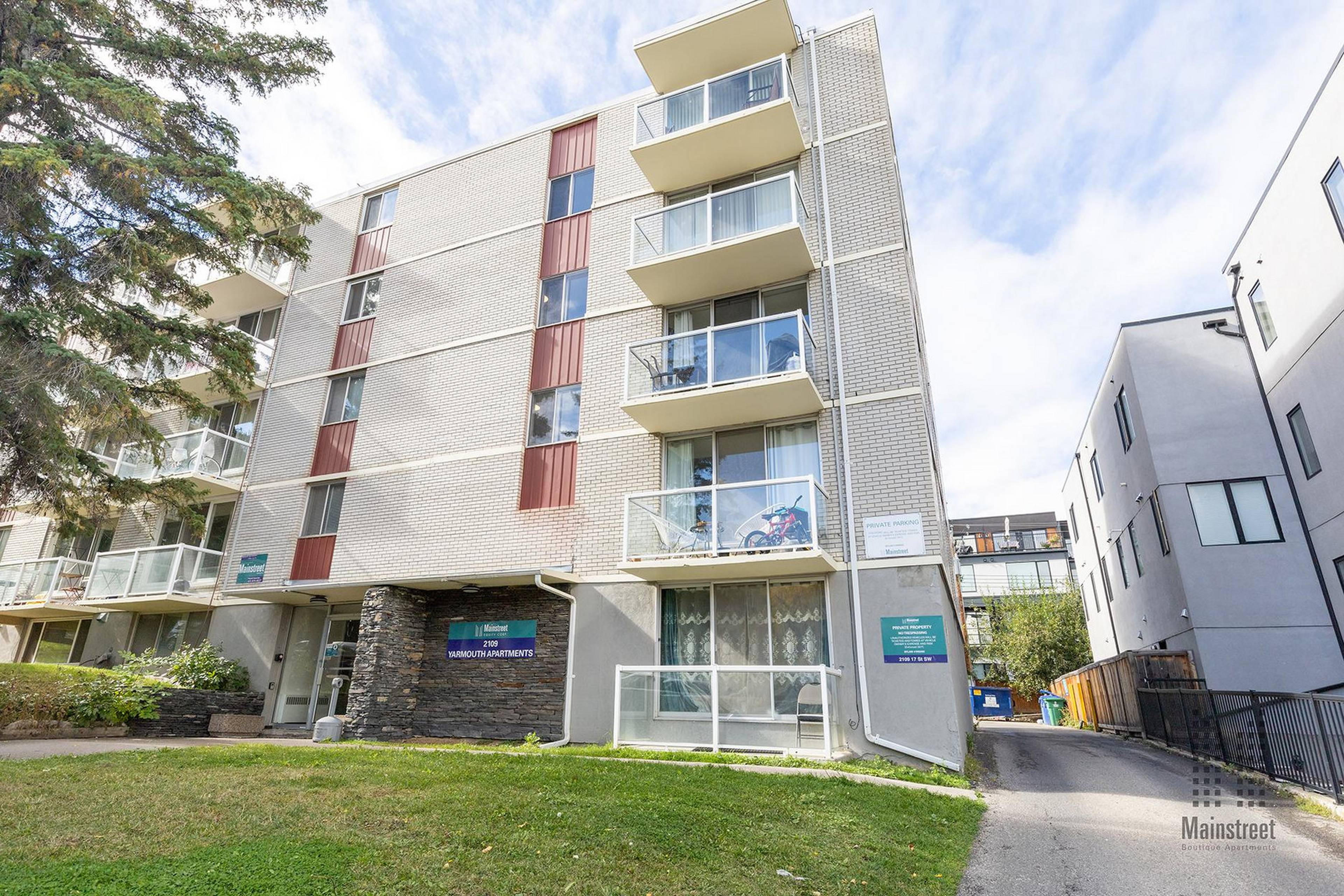 Yarmouth Apartments Apartment Building