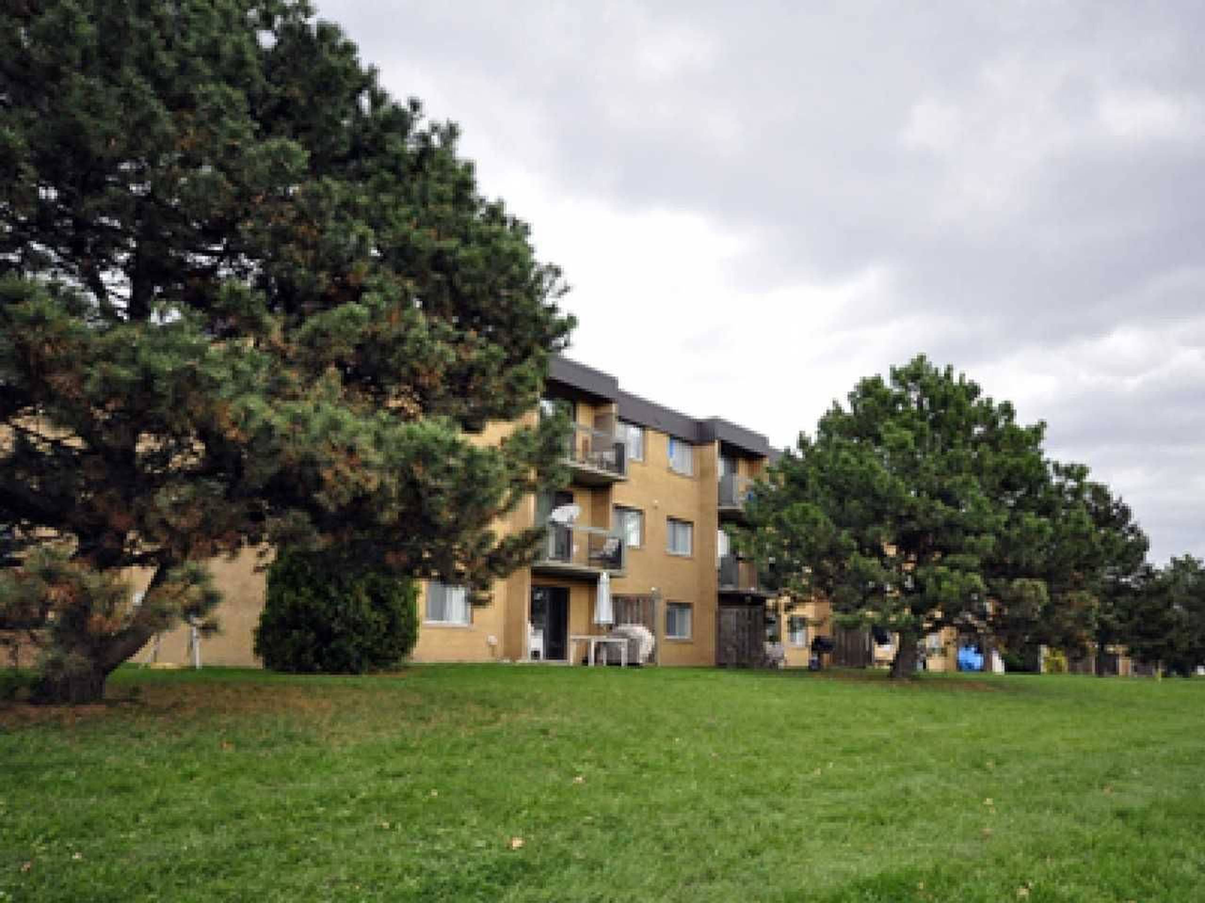 310-320 Kingswood Estates Apartment Building