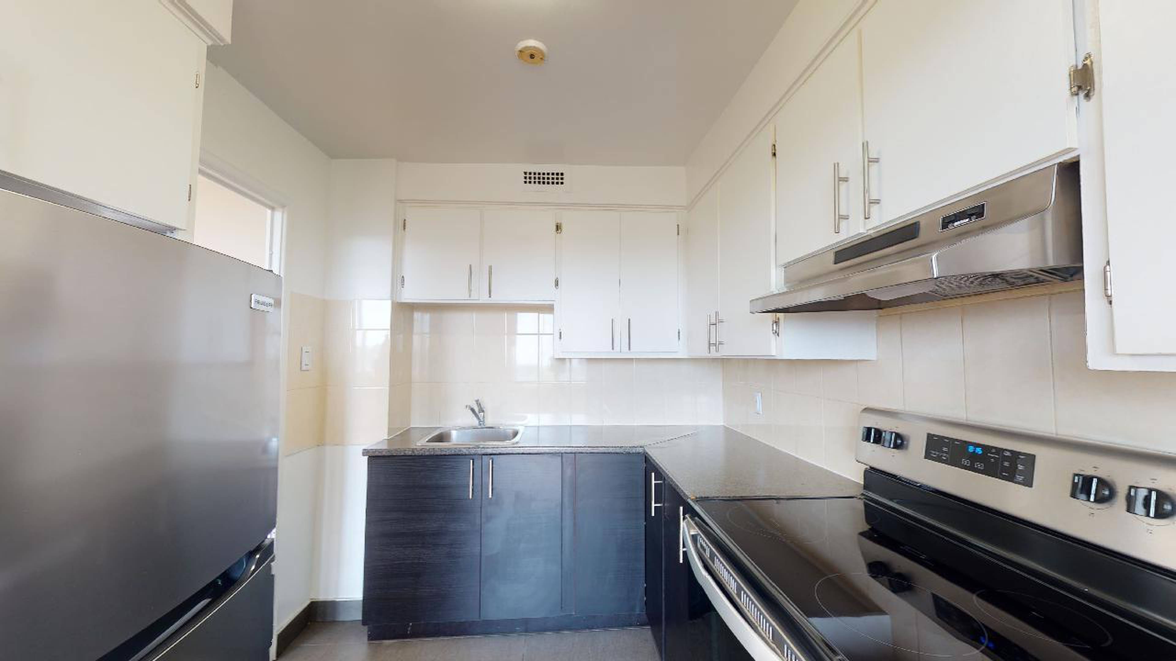 Trent &amp; Kingsley Apartment Building