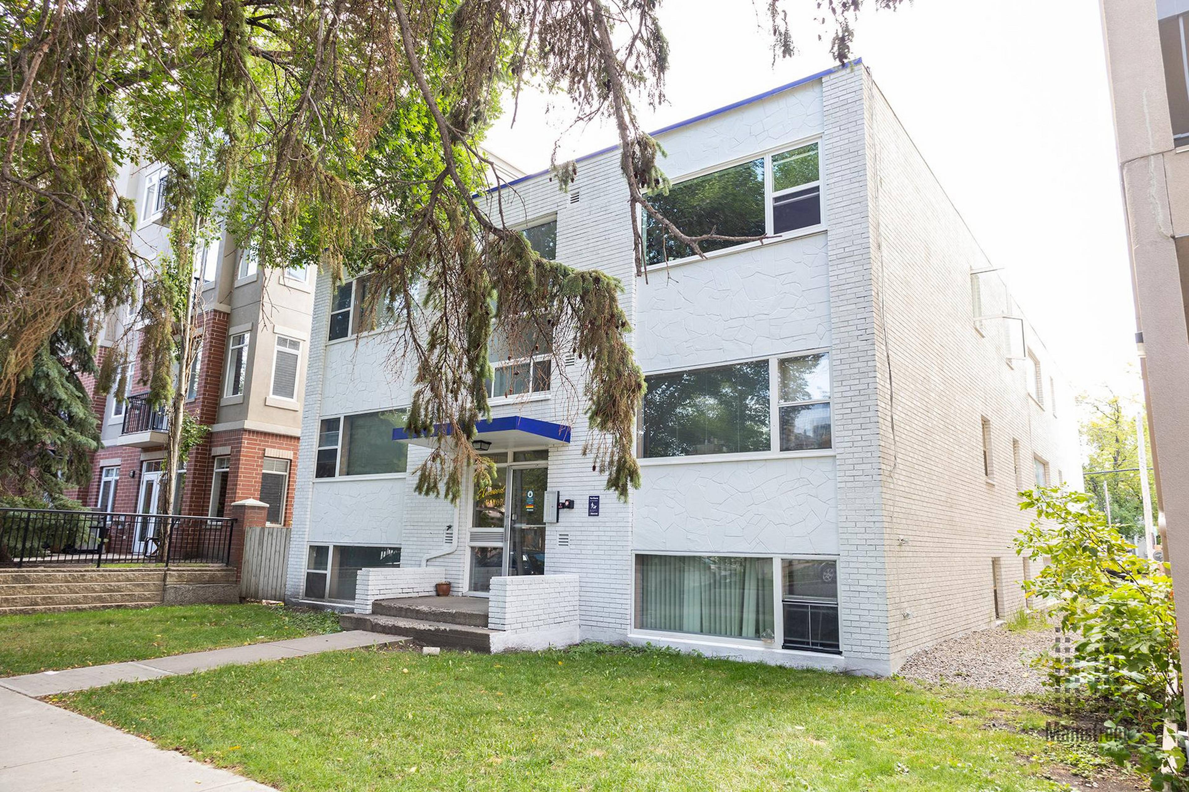 Elmwood Manor Apartments Apartment Building