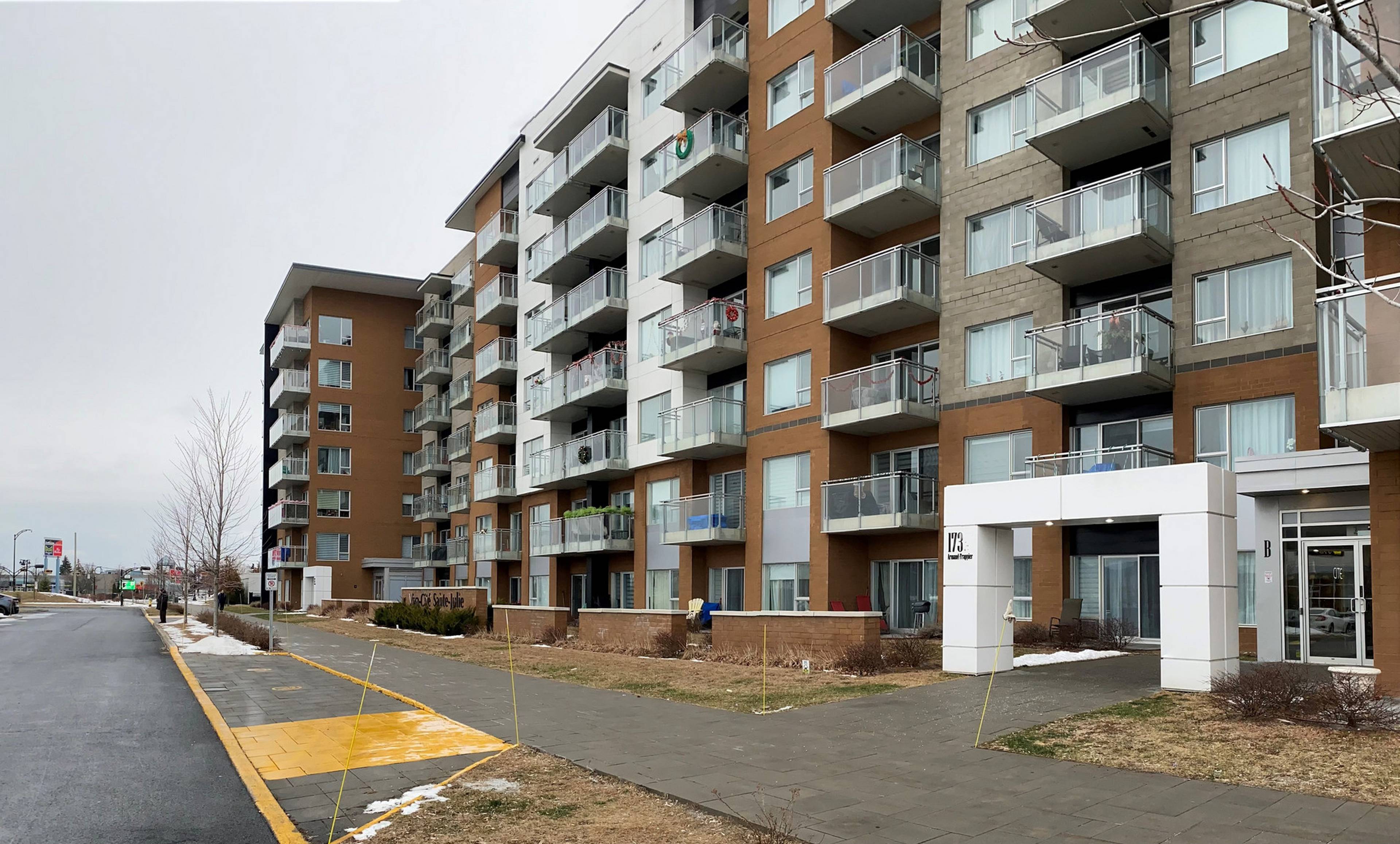 Viva-Cité Sainte-Julie Apartment Building