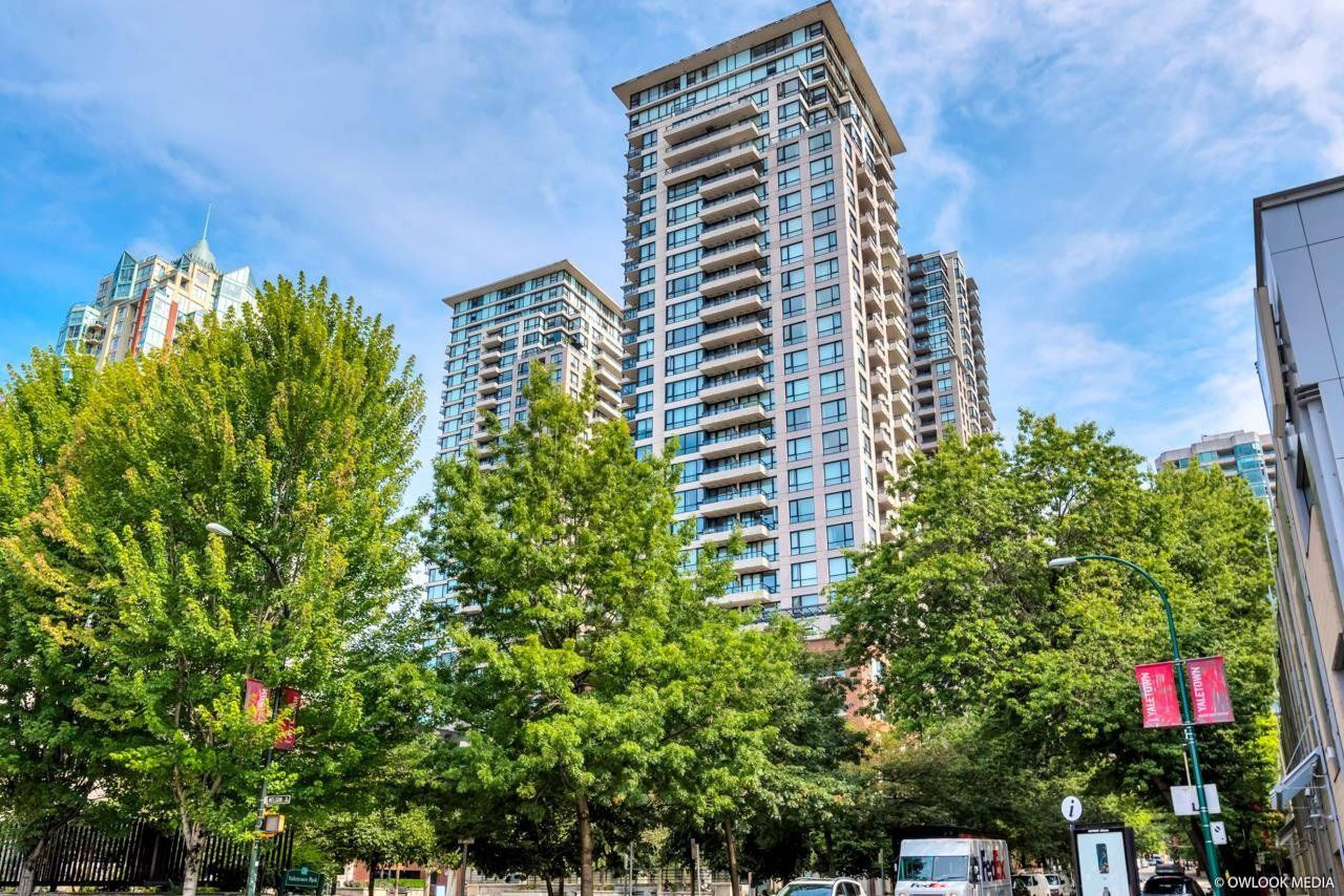 Yaletown Park 3 Apartment Building