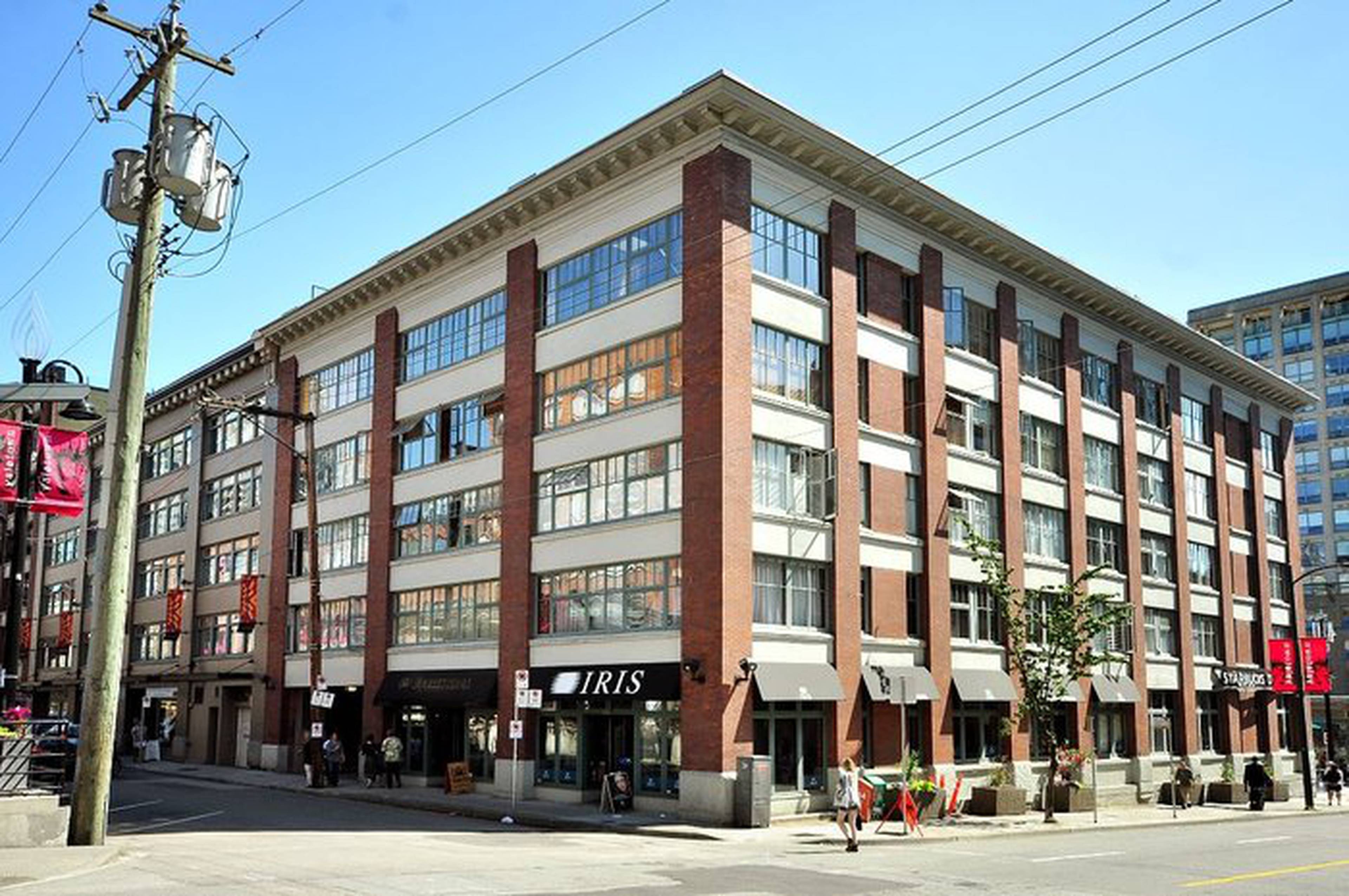 The Hamilton Apartment Building