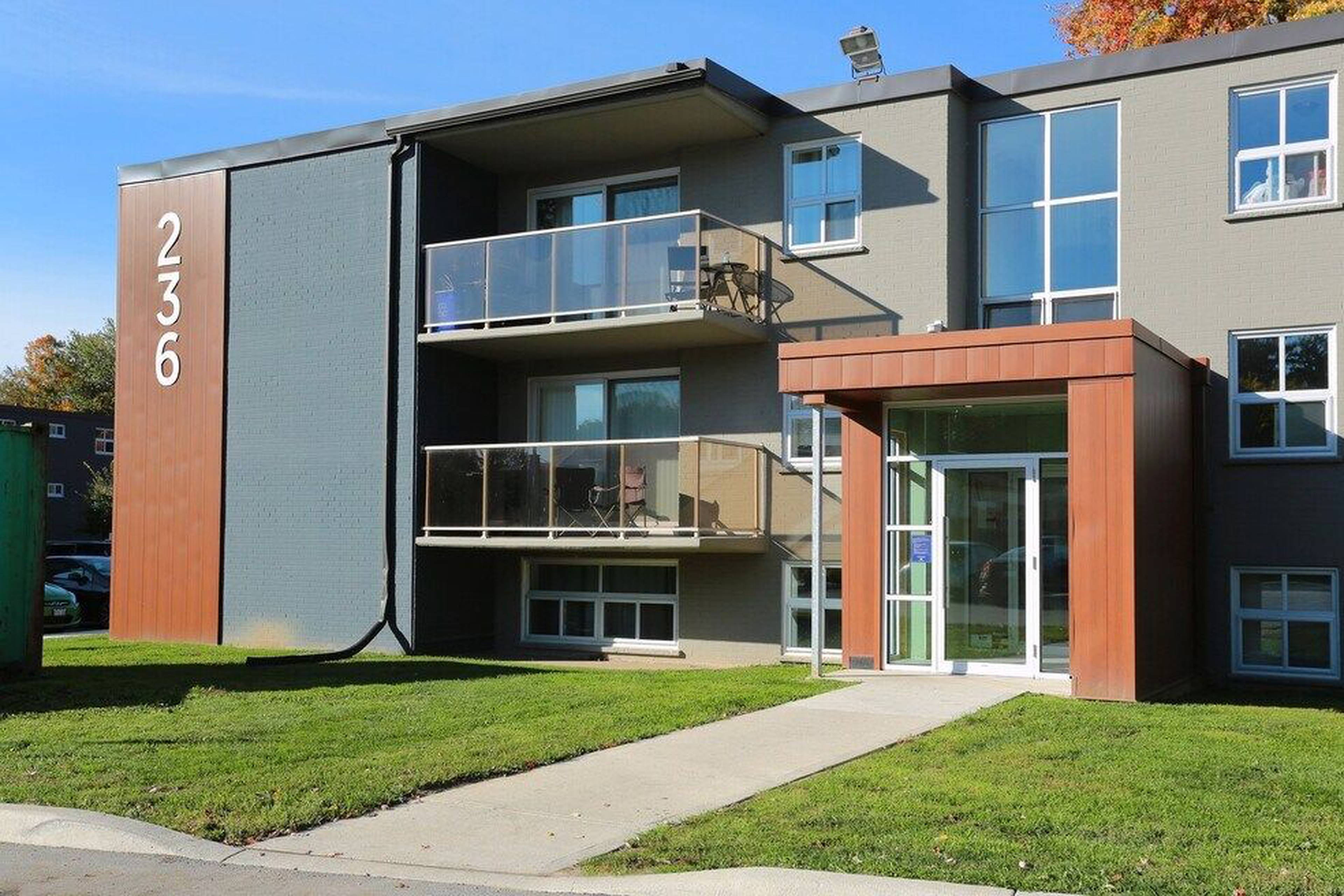 232-240 Oakland Ave Apartment Building