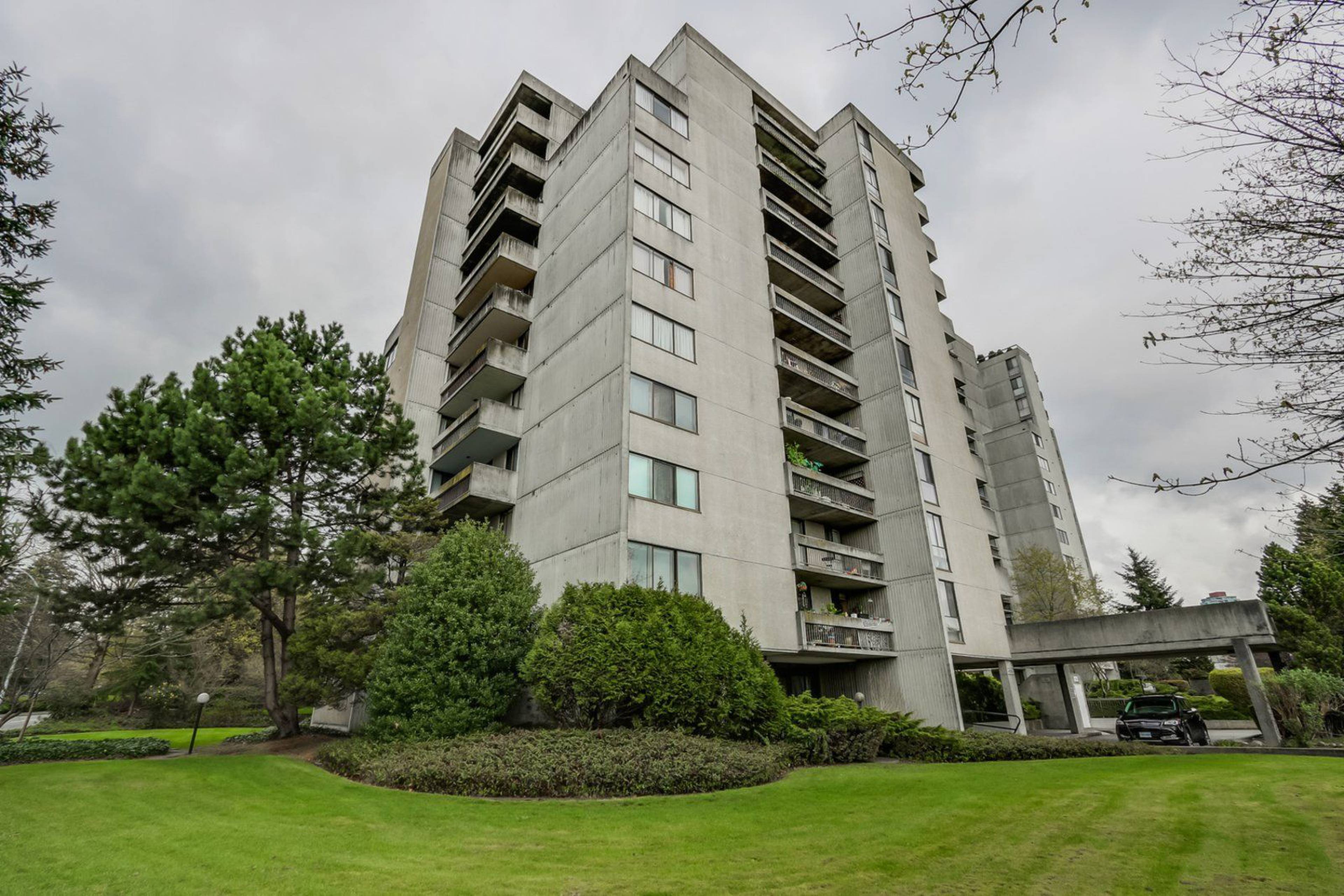 Somerset House Apartments for Rent, 4105 Imperial St, Burnaby, BC - 2